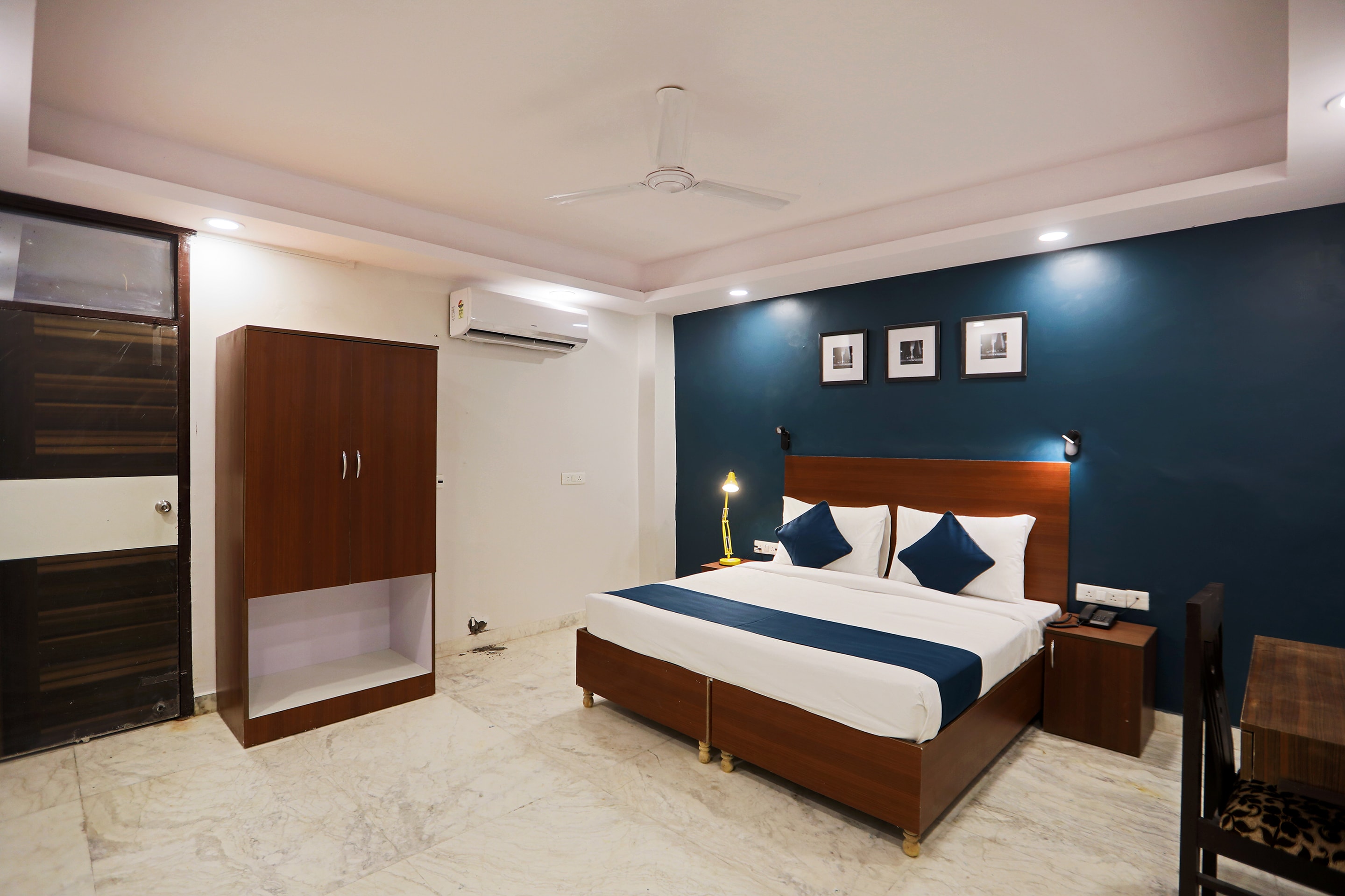 SilverKey Executive Stays 39733 Rc164 Noida-62, Noida 4