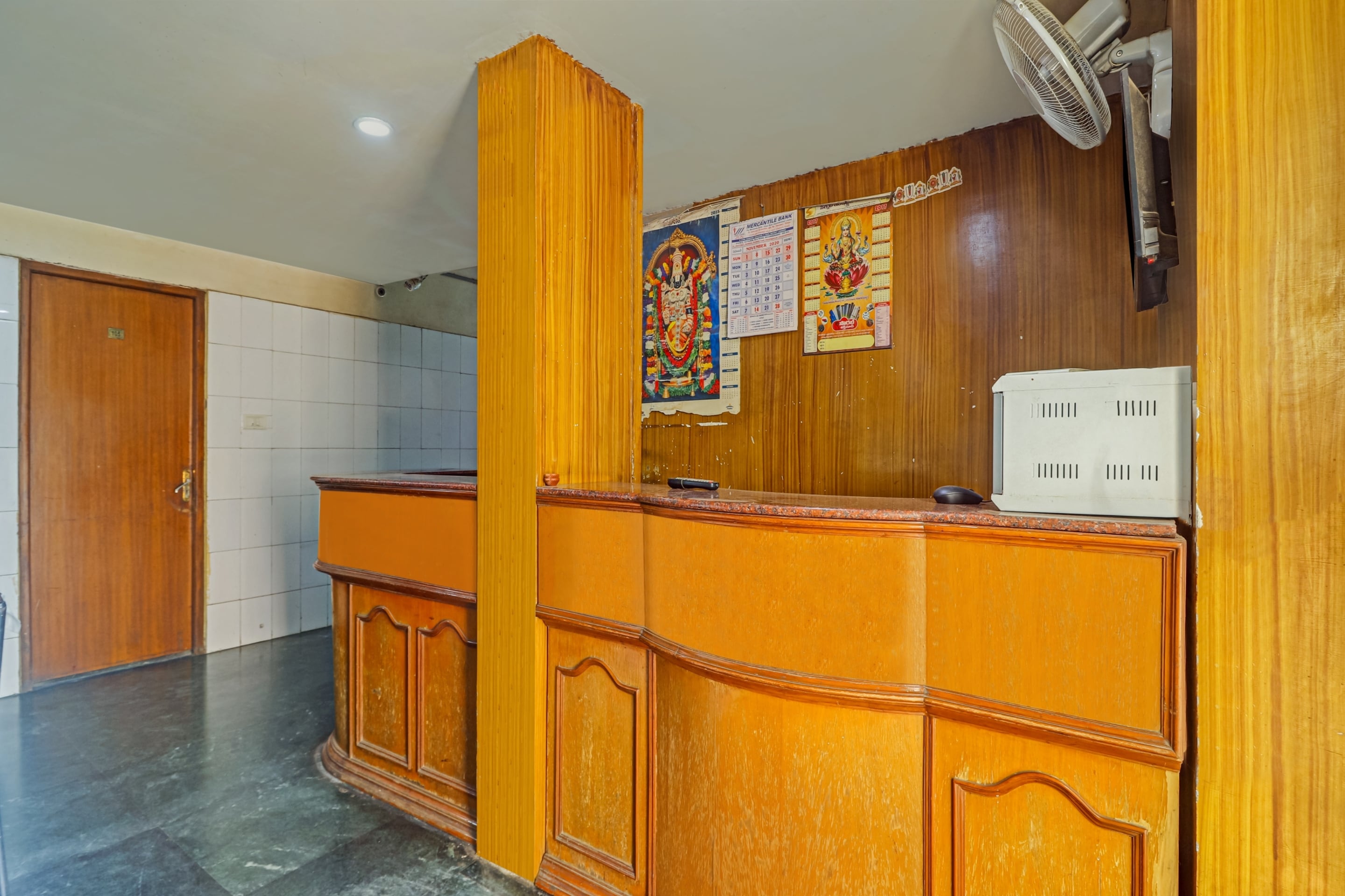 SPOT ON 72246 Gayatri Lodge, Hyderabad 4