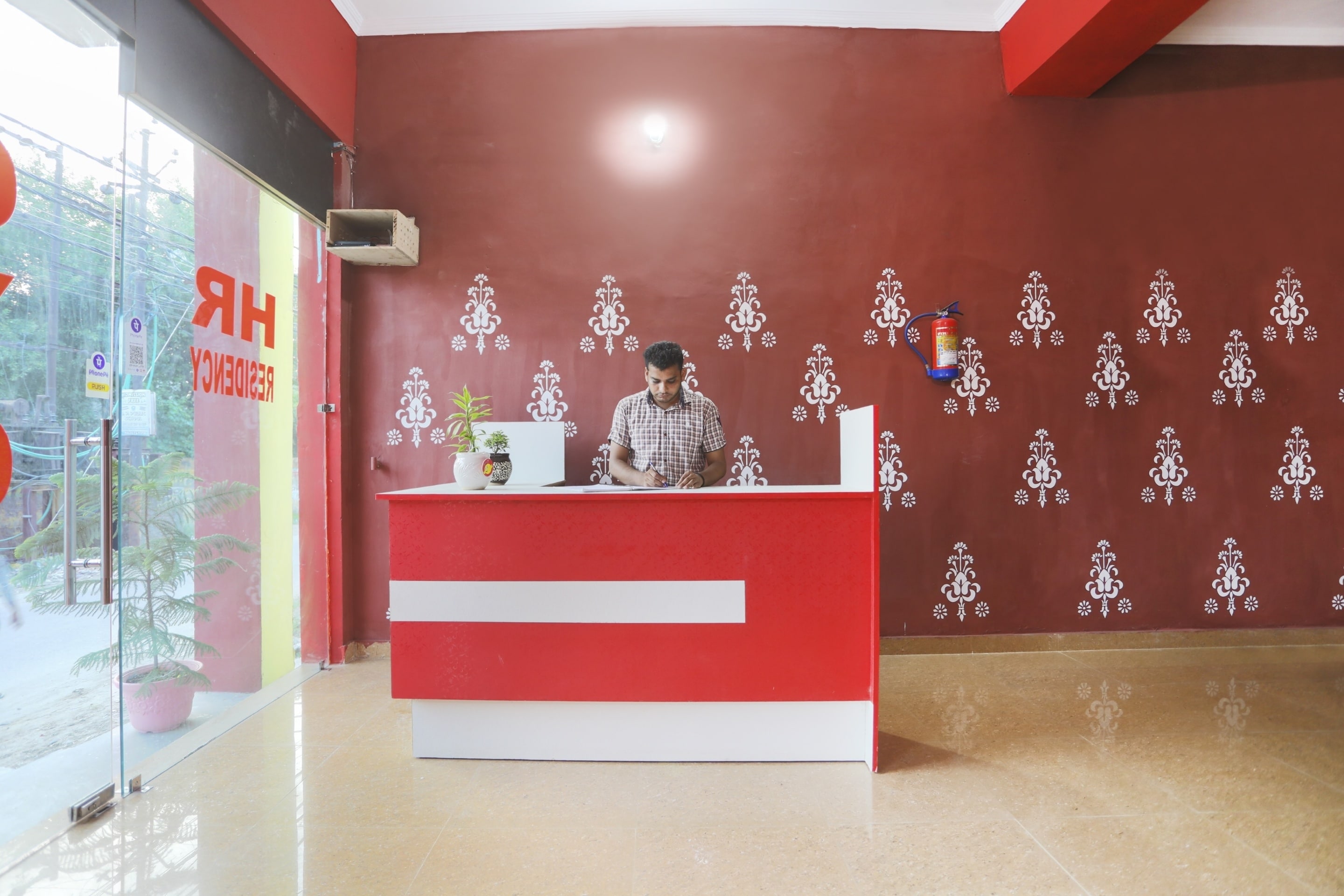 SPOT ON 74603 Hr Residency, Ghaziabad 3