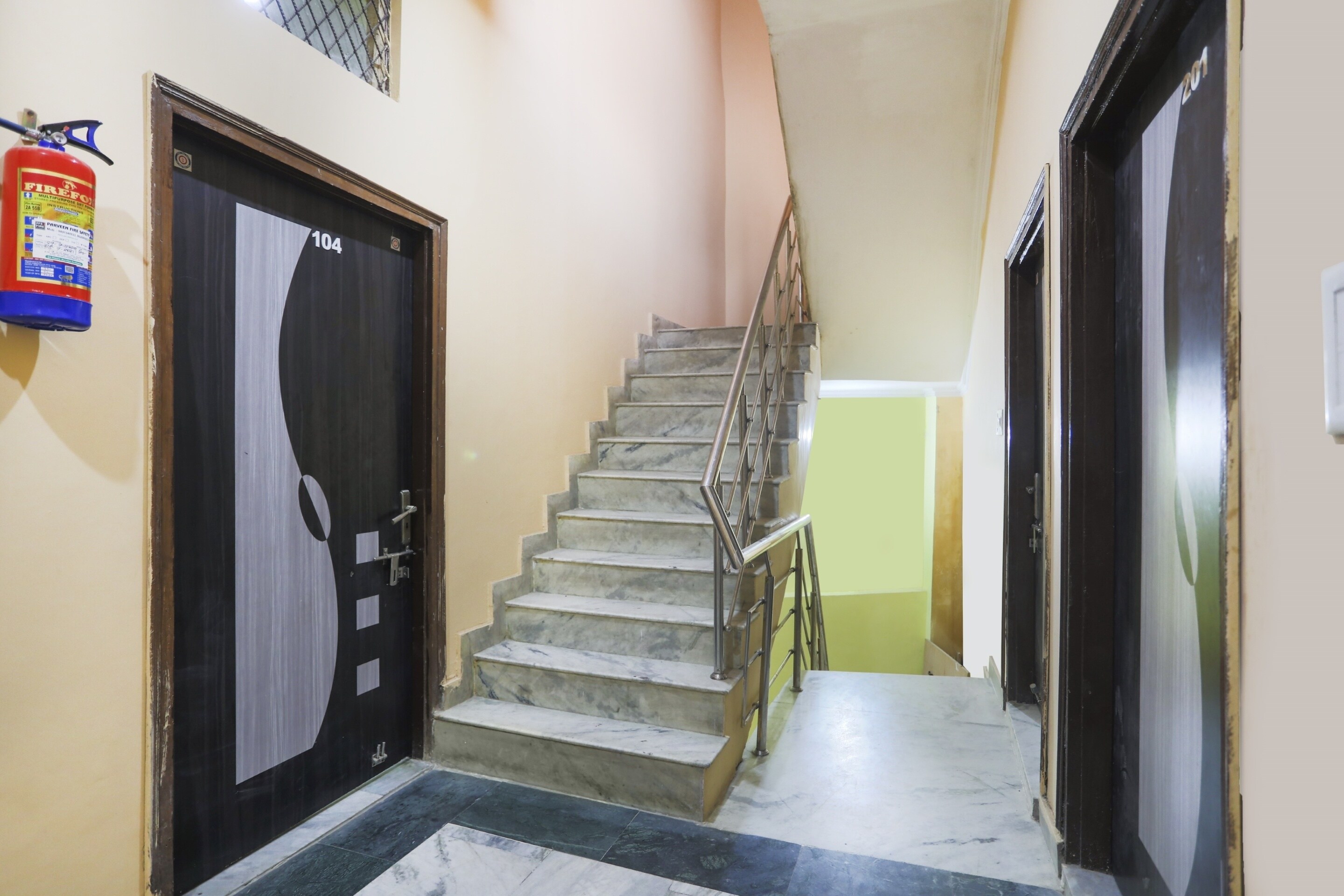 SPOT ON 74603 Hr Residency, Ghaziabad 5