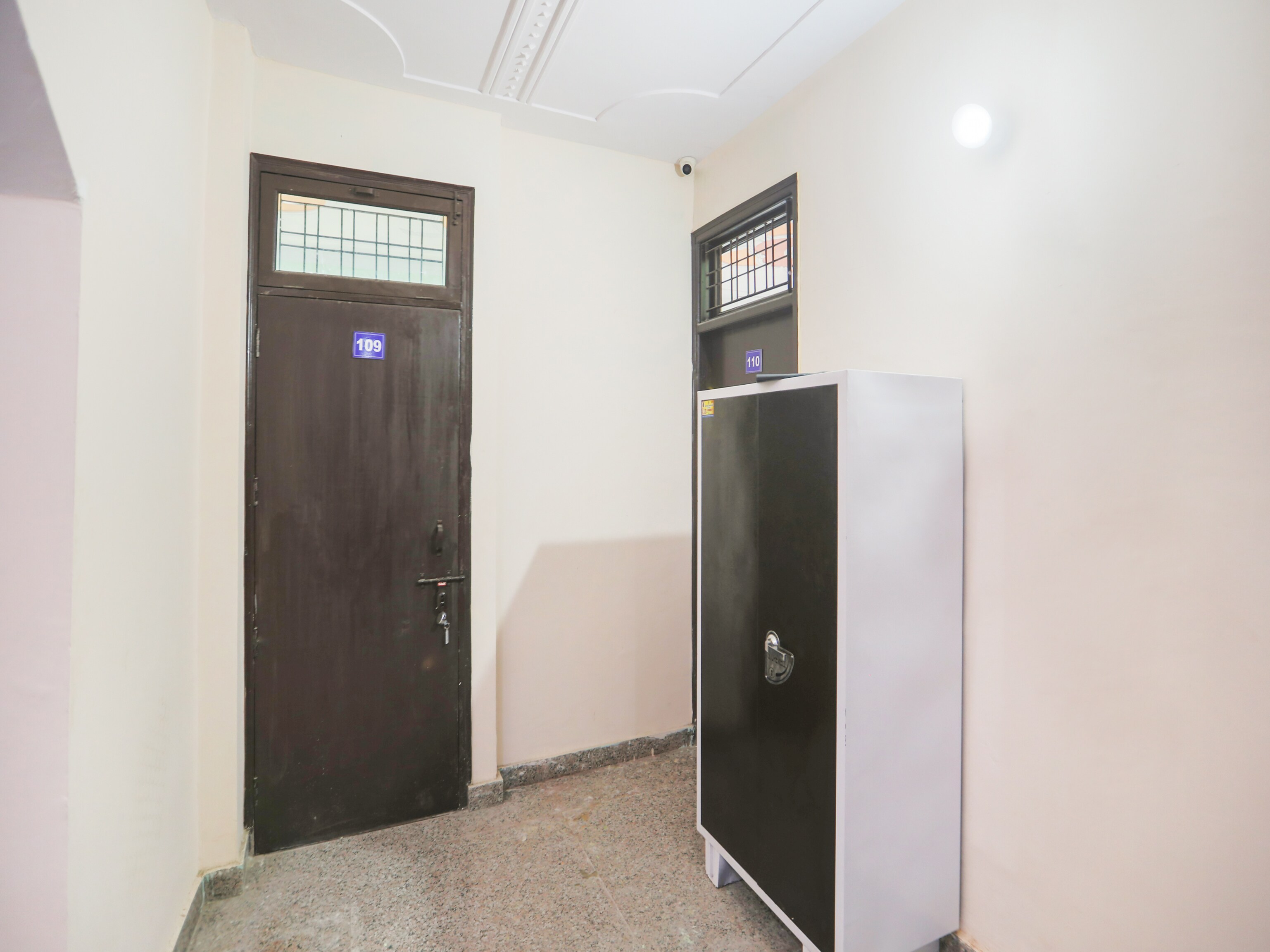 SPOT ON 75146 Main View Guest House, Gurgaon 3