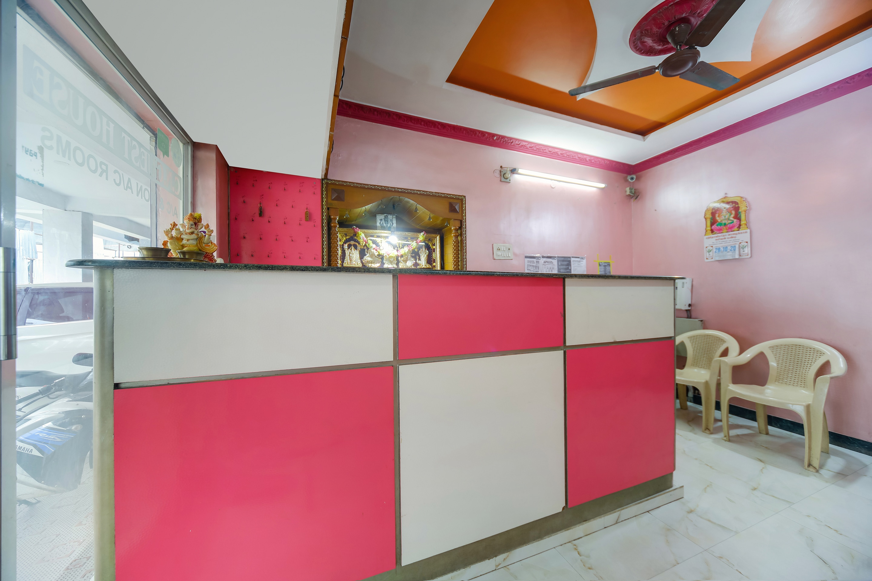 SPOT ON 75475 Cn Guest House, Chennai 2