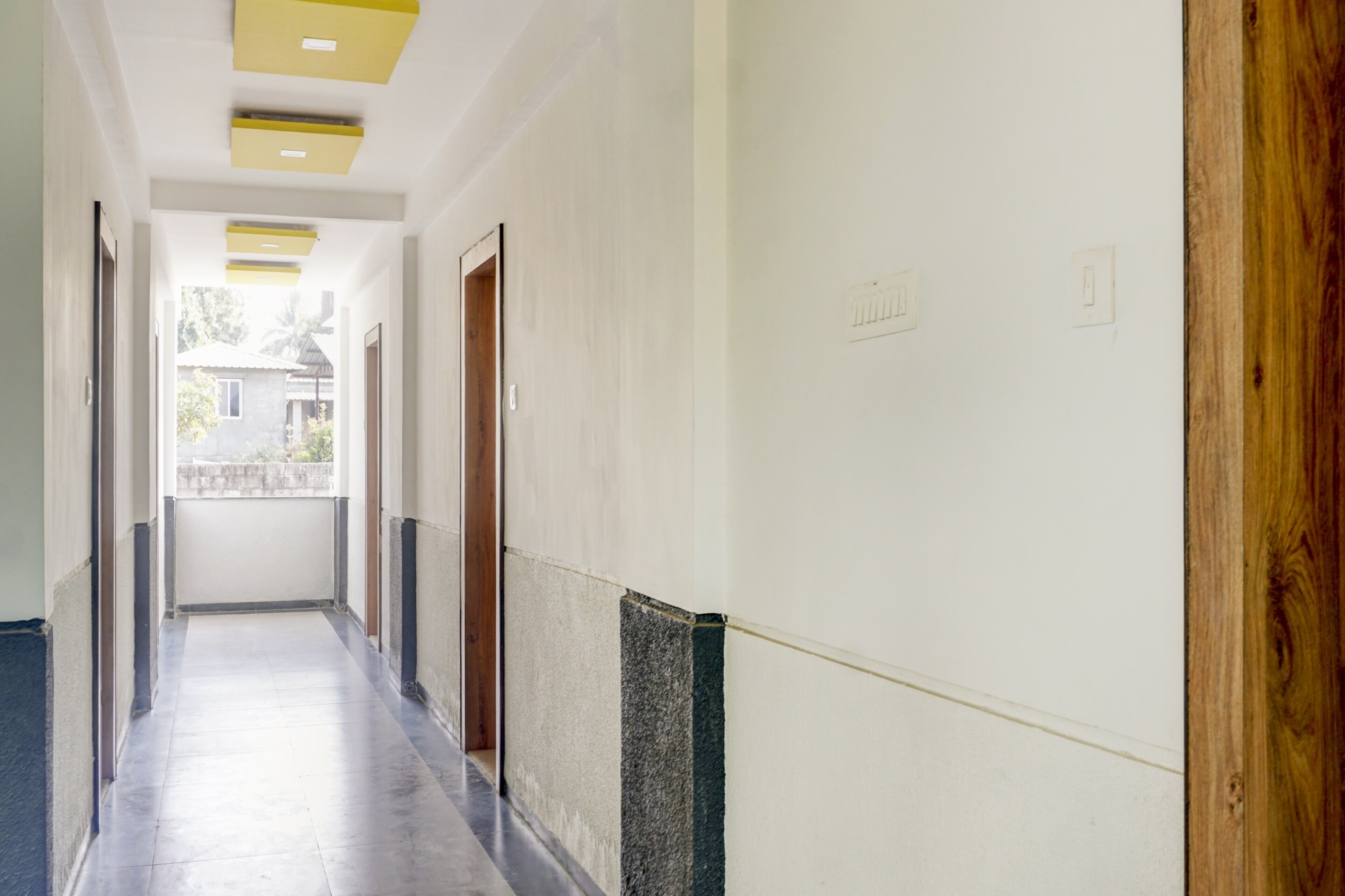 SPOT ON 77586 Royal Inn Lodging, Pune 5