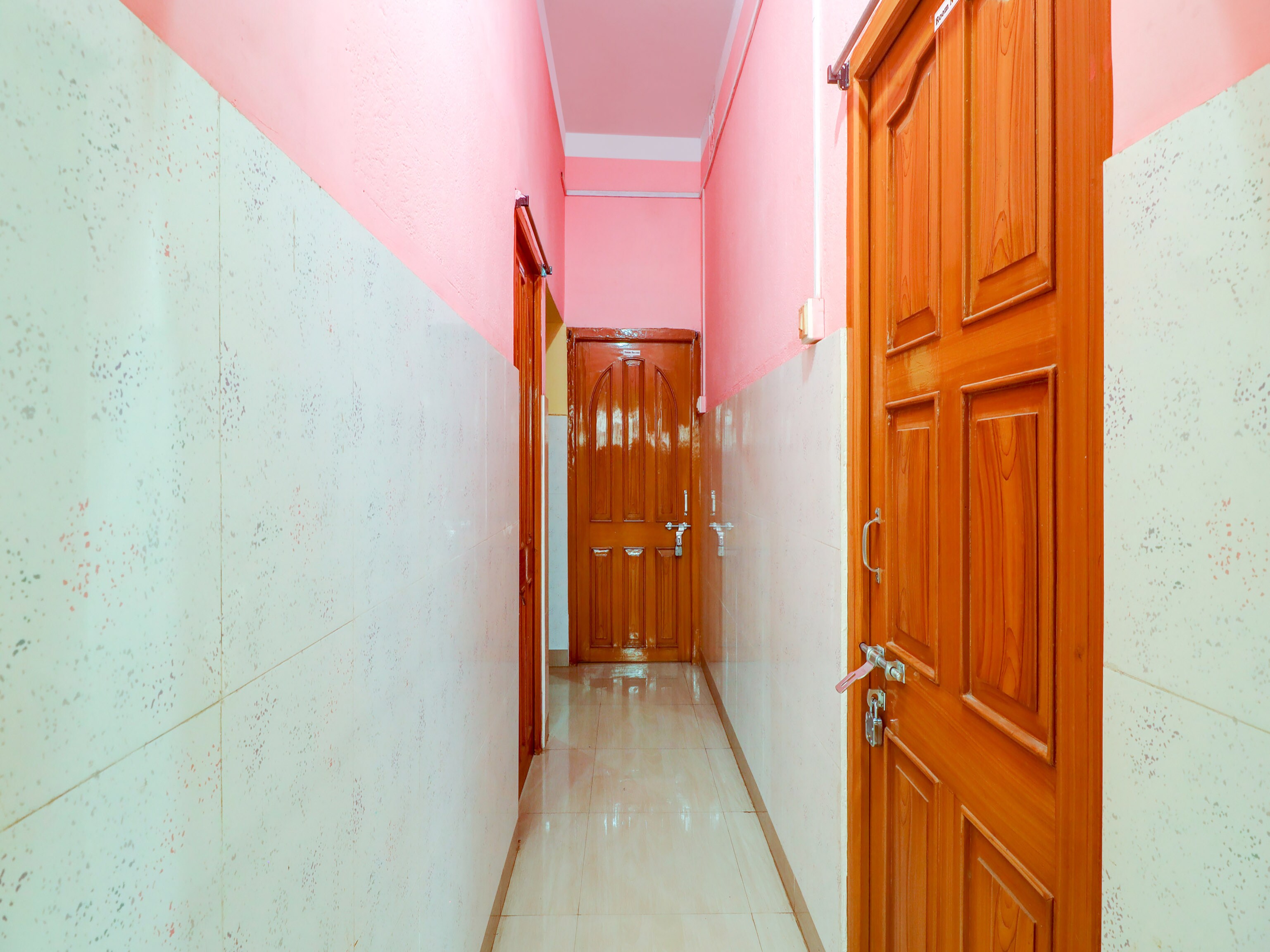 SPOT ON 79936 Shivaye Rest House, Deoghar 4