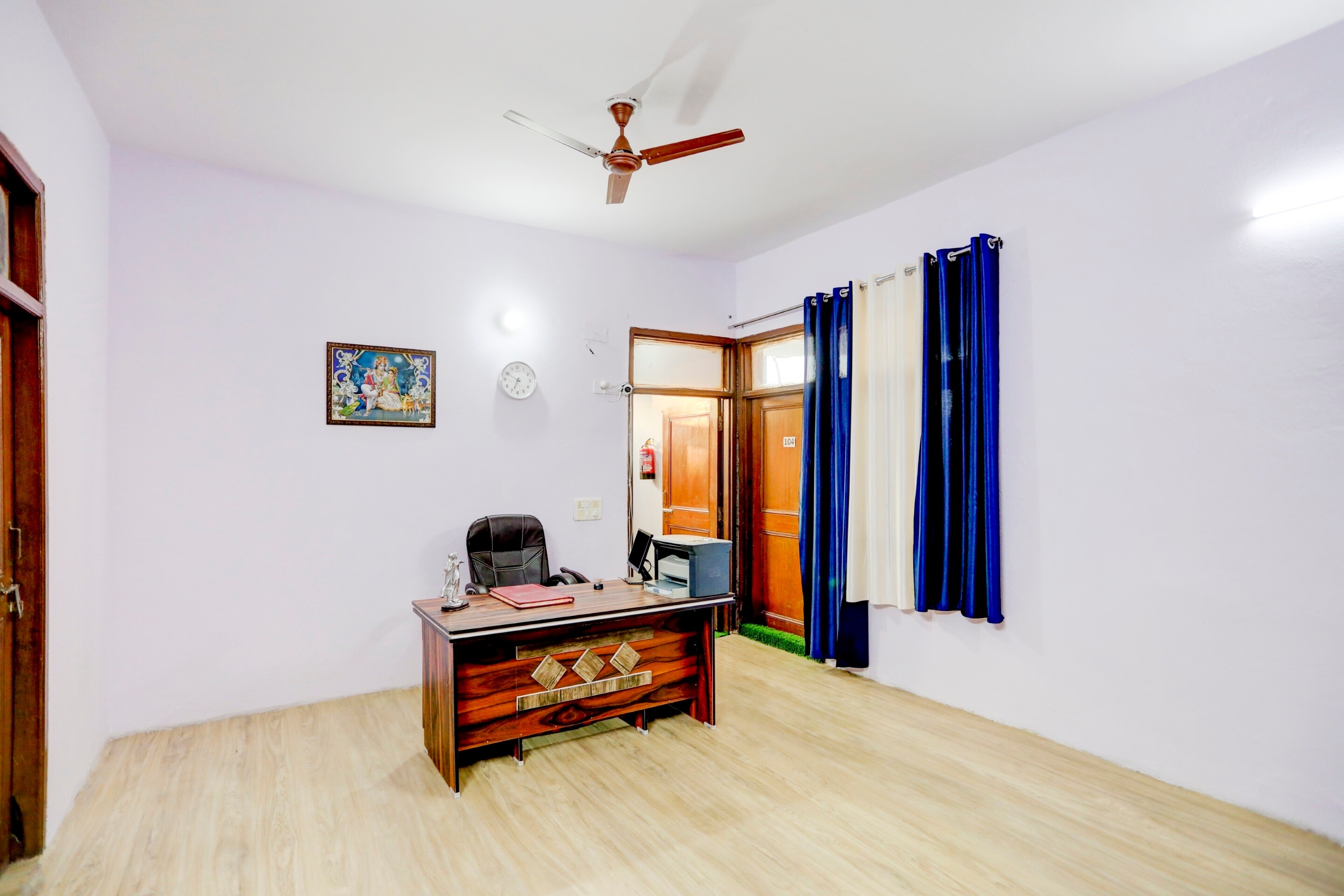 SPOT ON 81091 The Paradise Inn, Ghaziabad 3