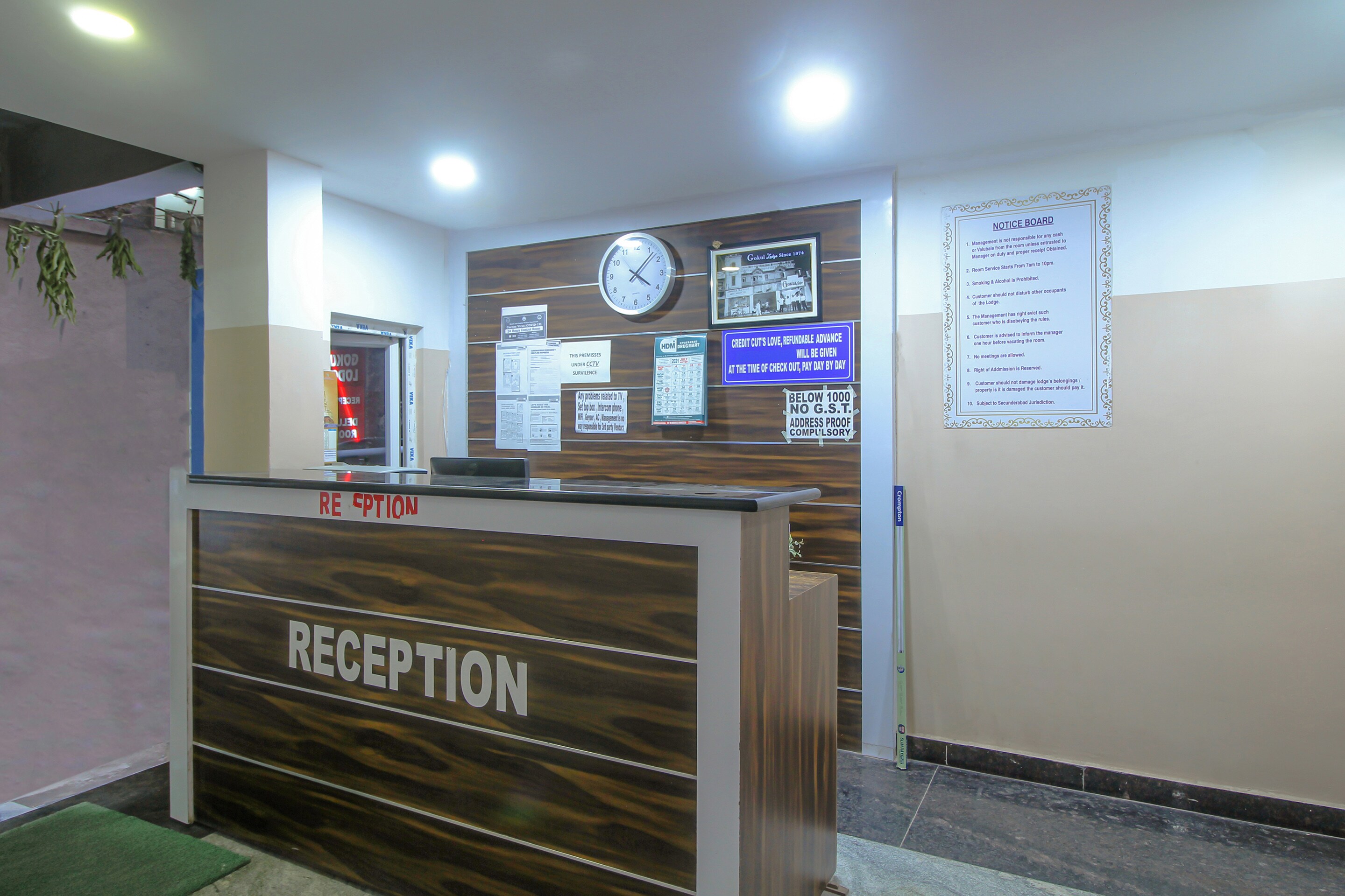 SPOT ON 81775 Gokul Lodge Deluxe Since 1974, Hyderabad 3