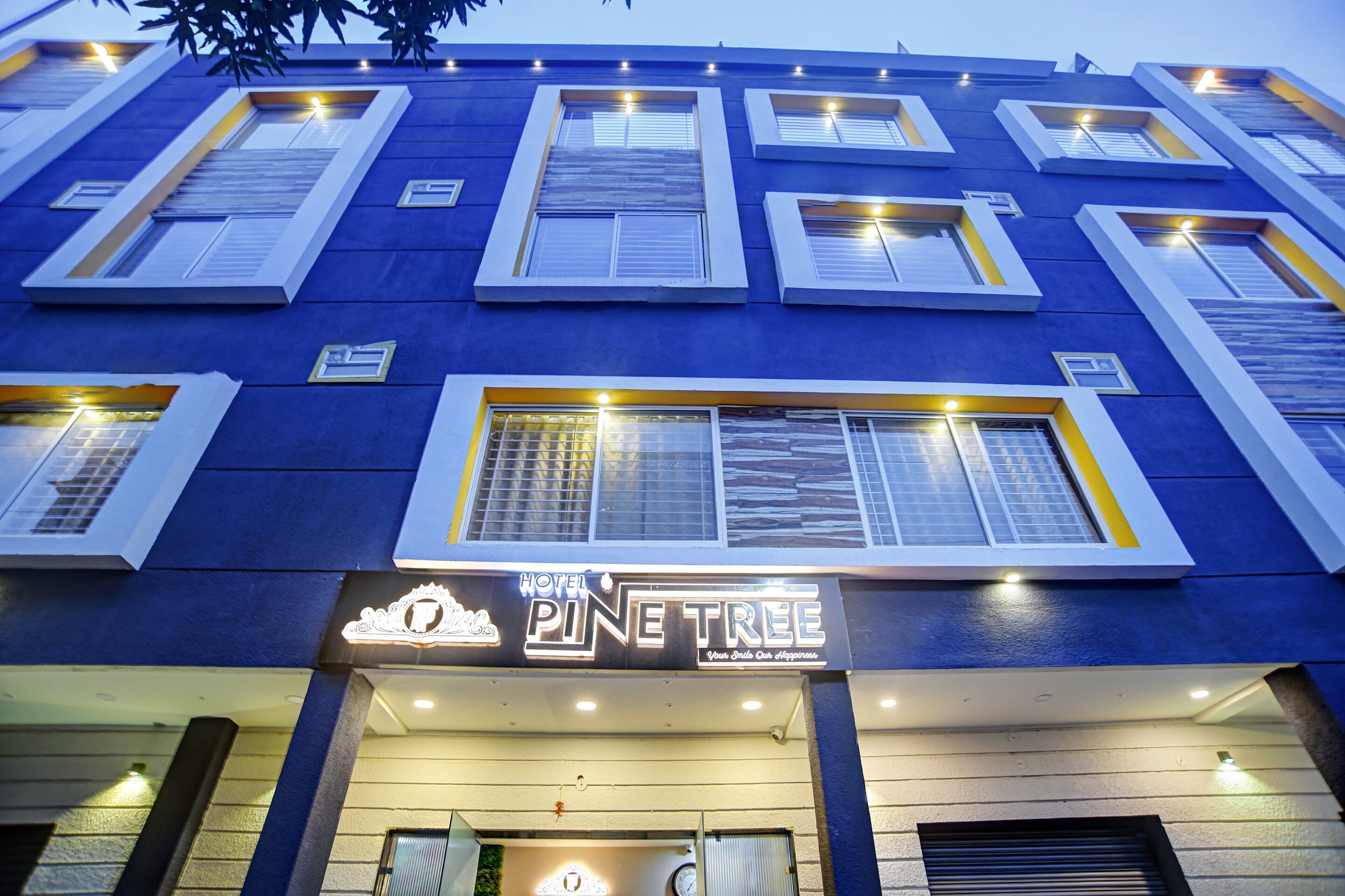 Townhouse 479 Hotel Pine Tree, Indore 5