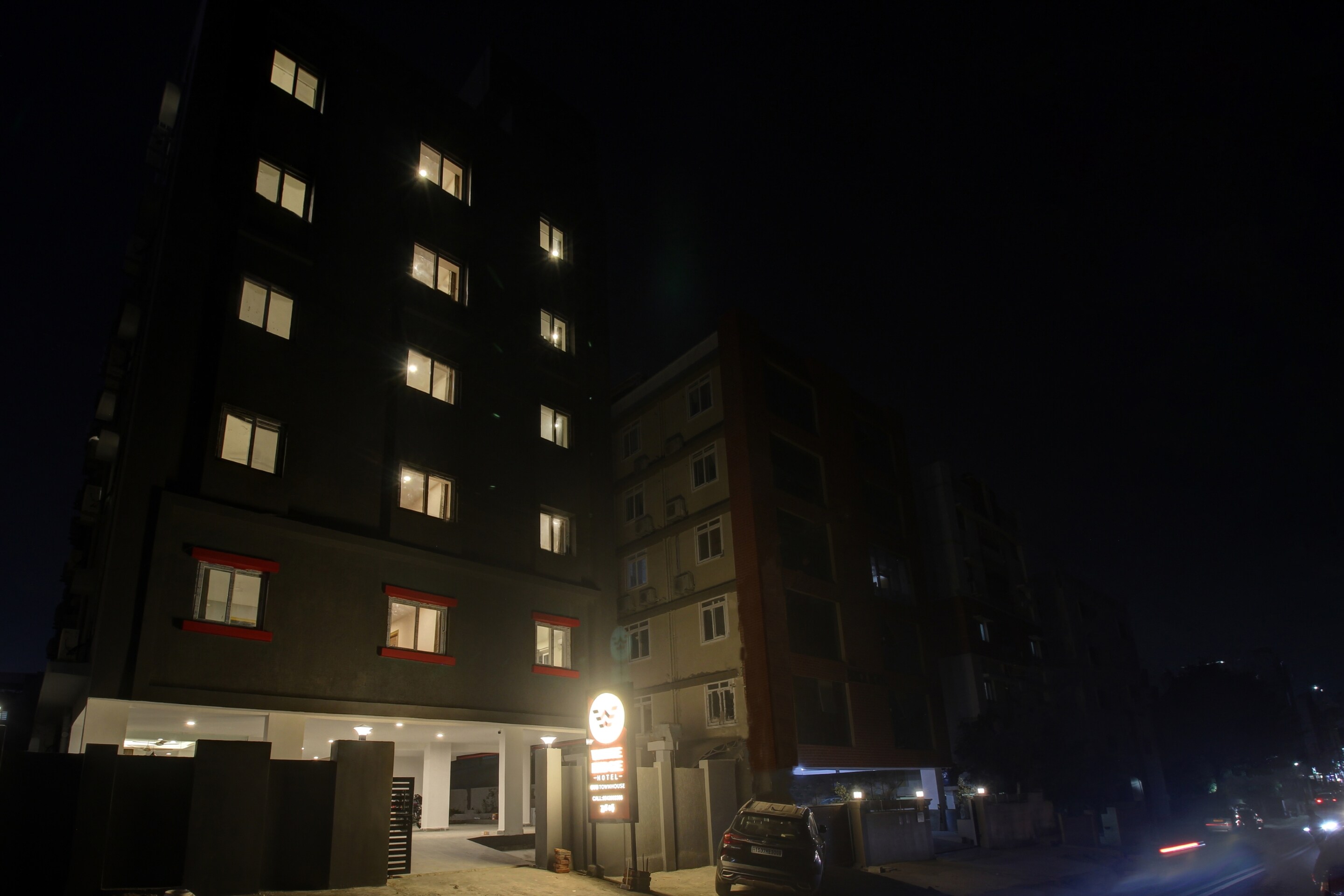 Super OYO Townhouse 733 Whiteridge Gachibowli Near AIG Hospital, Hyderabad 5