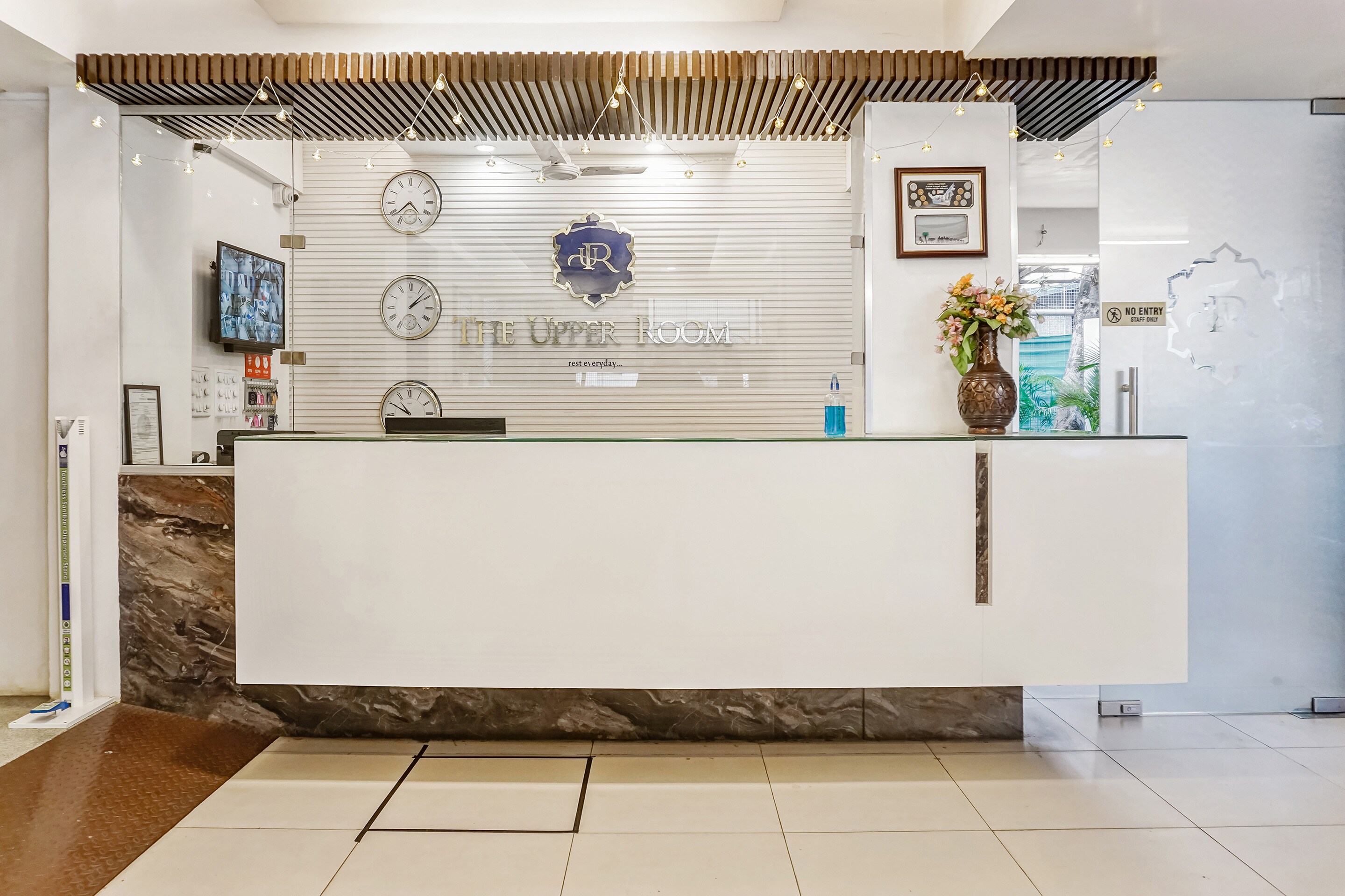 Townhouse 749 The Upper Room, Pune 5