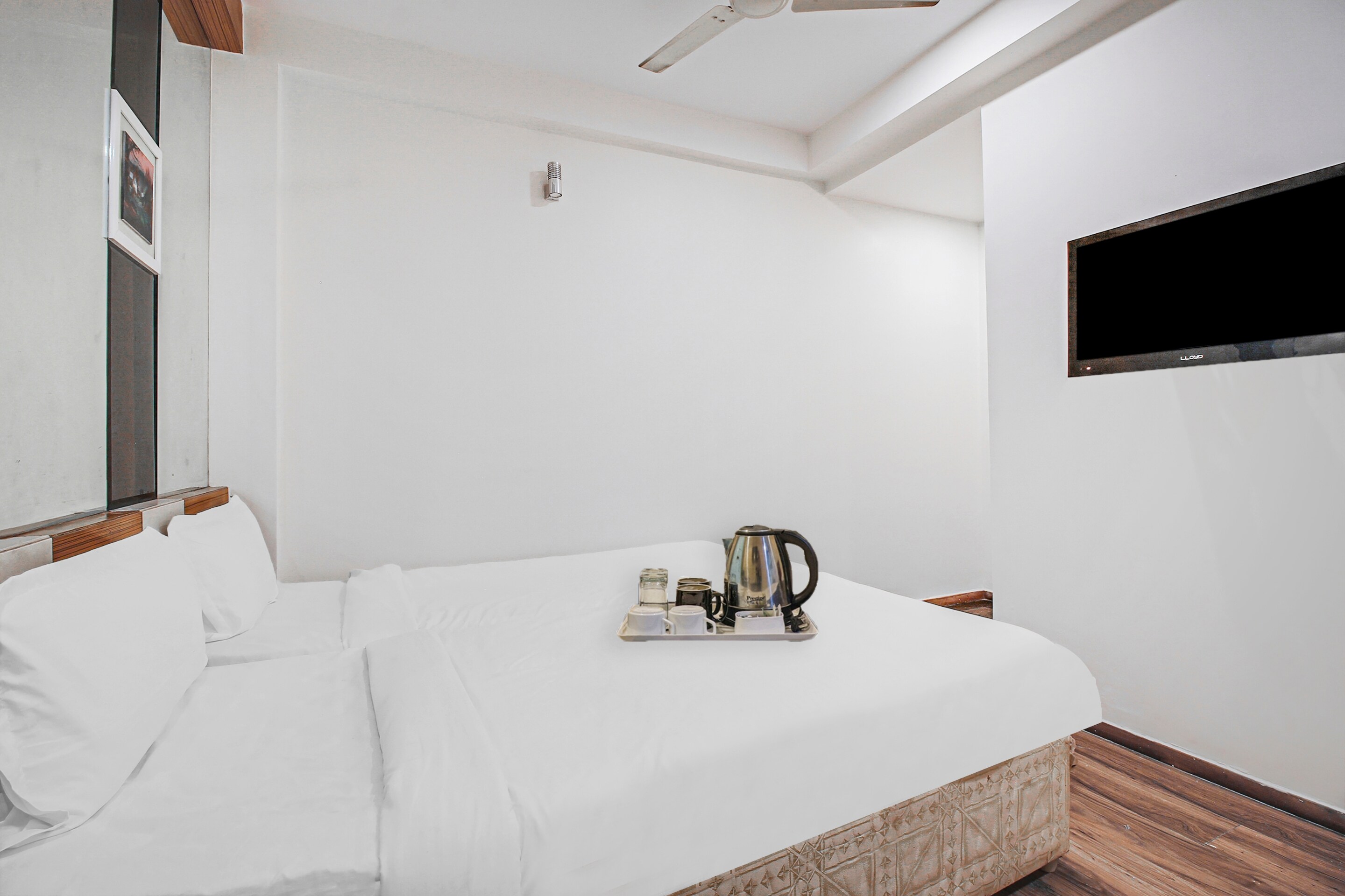 Townhouse 83357 Hotel Eaglewood, Hyderabad 2