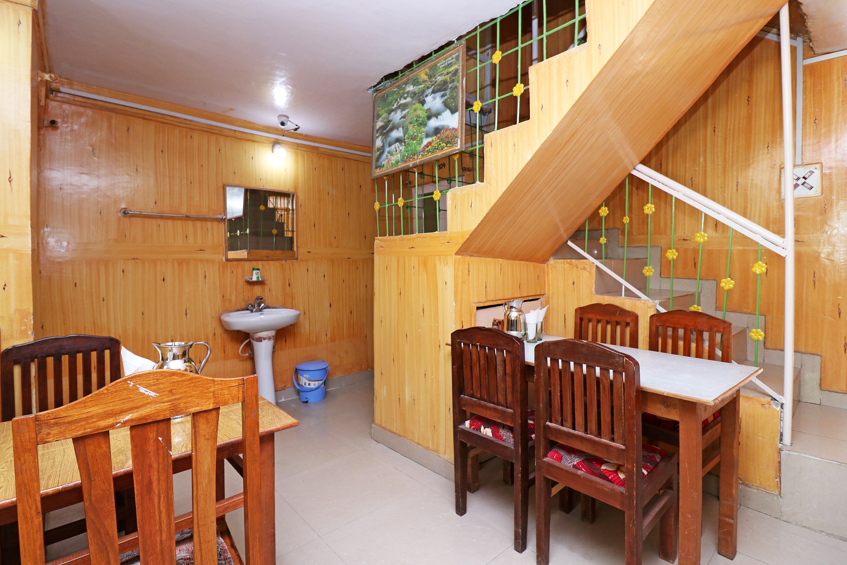 OYO 18990 Hotel Bright Palace, Pahalgam 3