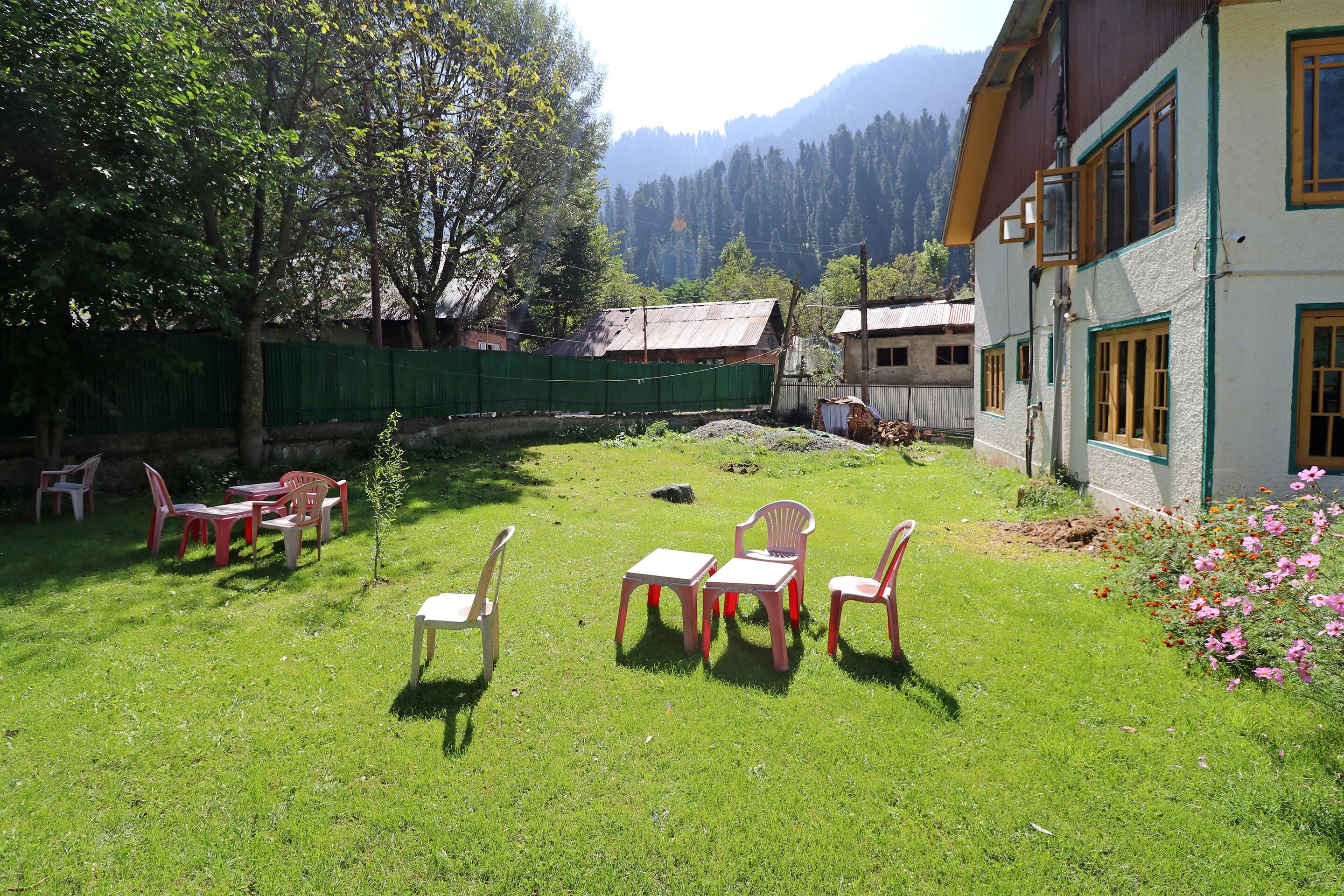 OYO 18990 Hotel Bright Palace, Pahalgam 5