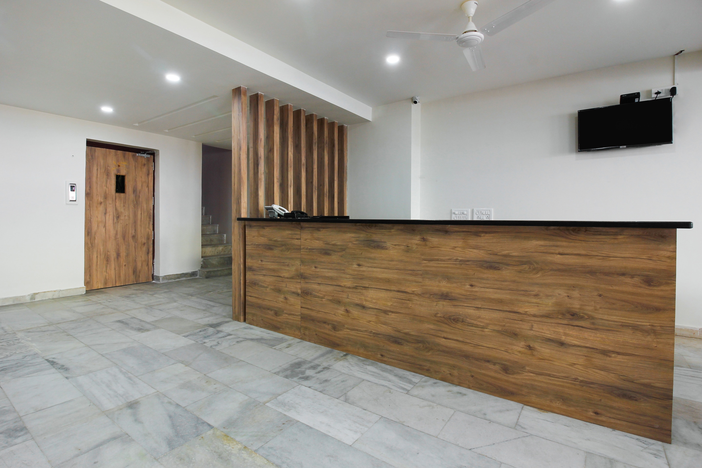 Capital O Sri Suprabhat Grand Near Kachiguda Railway Station, Hyderabad 5