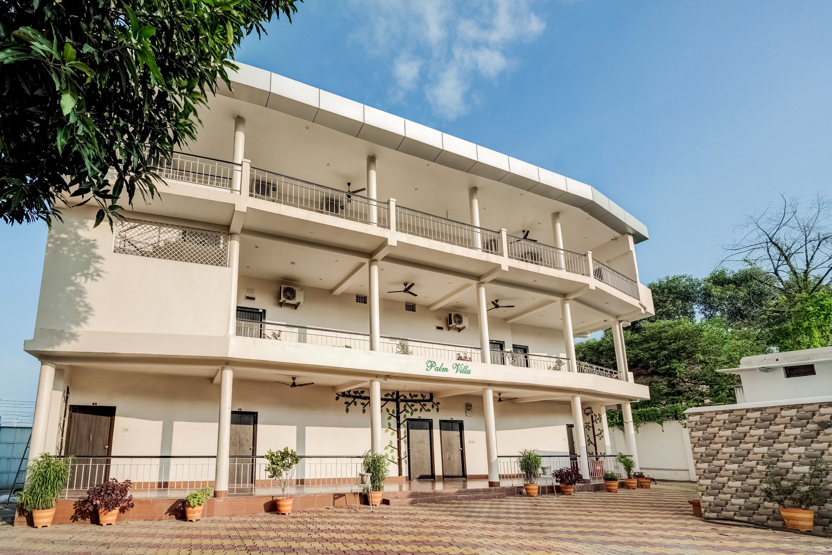 Capital O 48963 Gulmohar Marriage Garden, Dhanbad 4