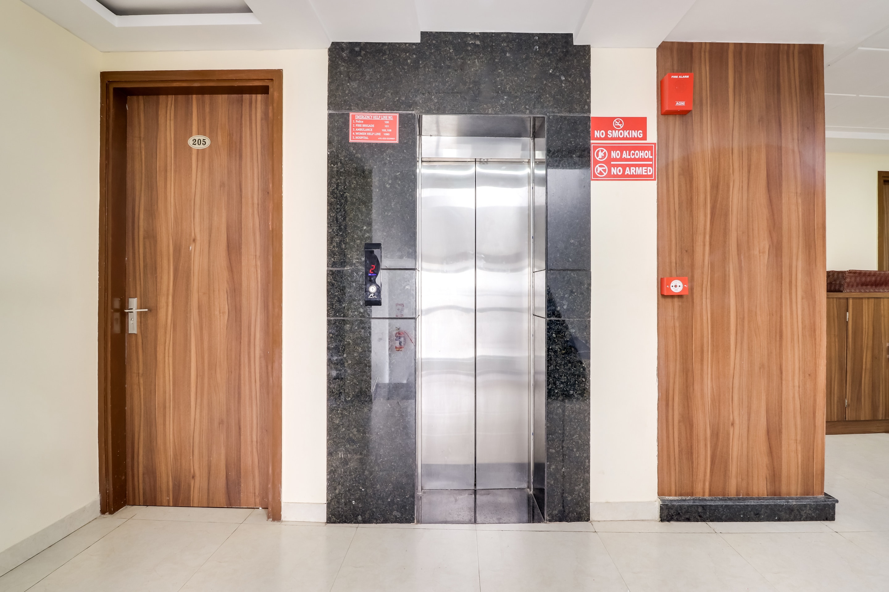 Capital O 60341 Seven Wonders Inn, Lucknow 3