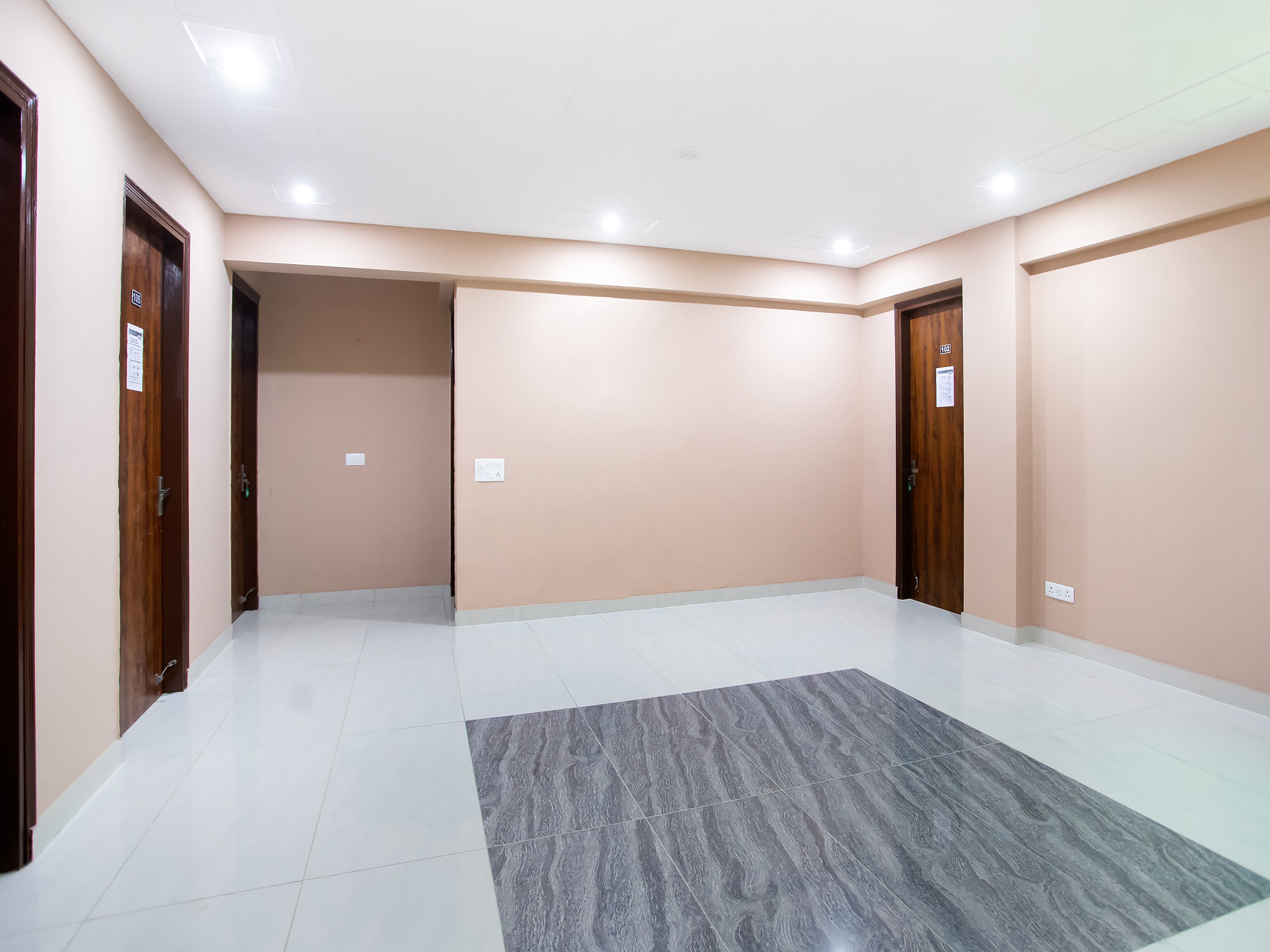 Capital O 62990 Harish Residency, Gurgaon 2