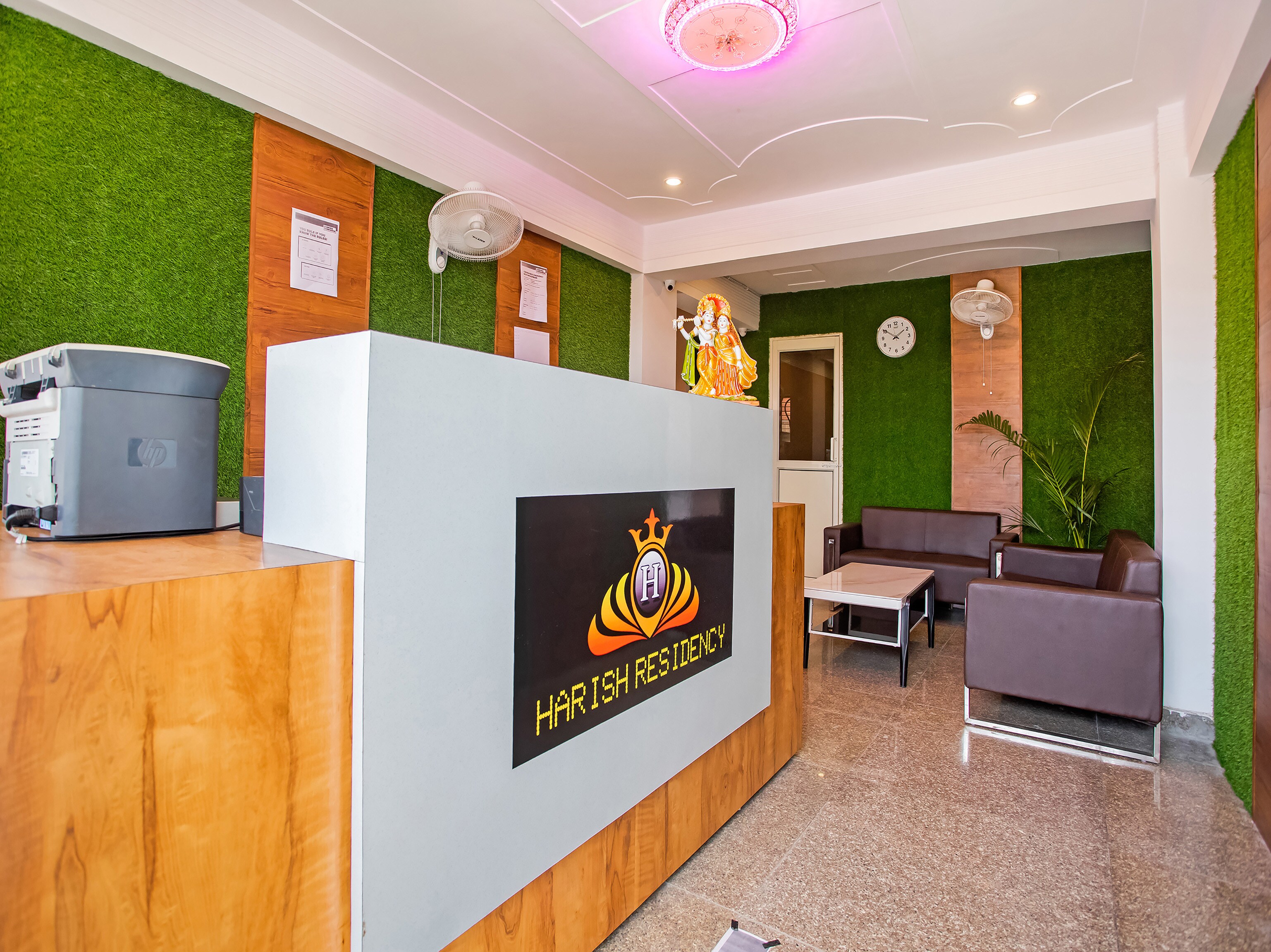 Capital O 62990 Harish Residency, Gurgaon 5