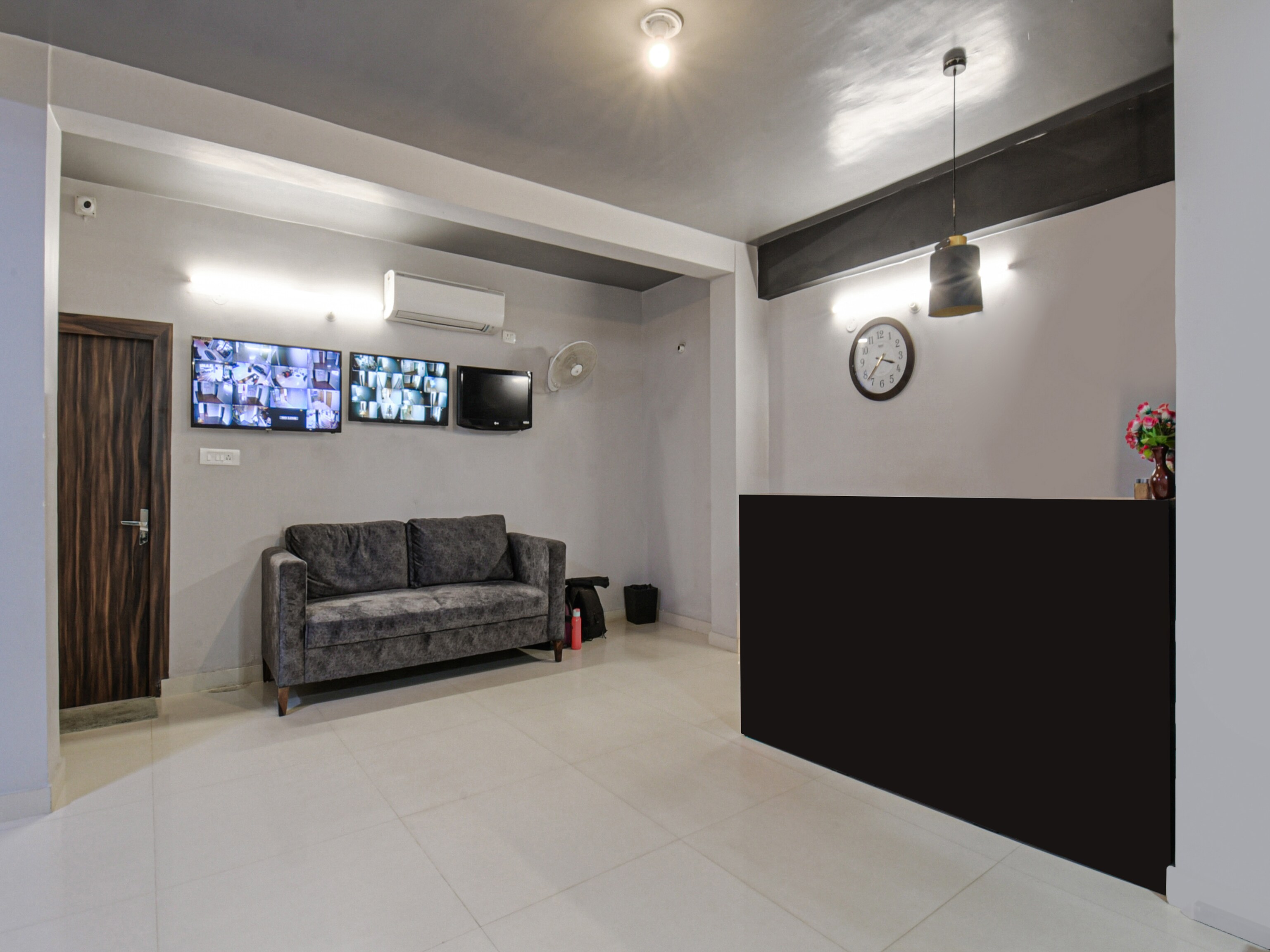 OYO Townhouse 404 Vidya Vihar, Patna 3