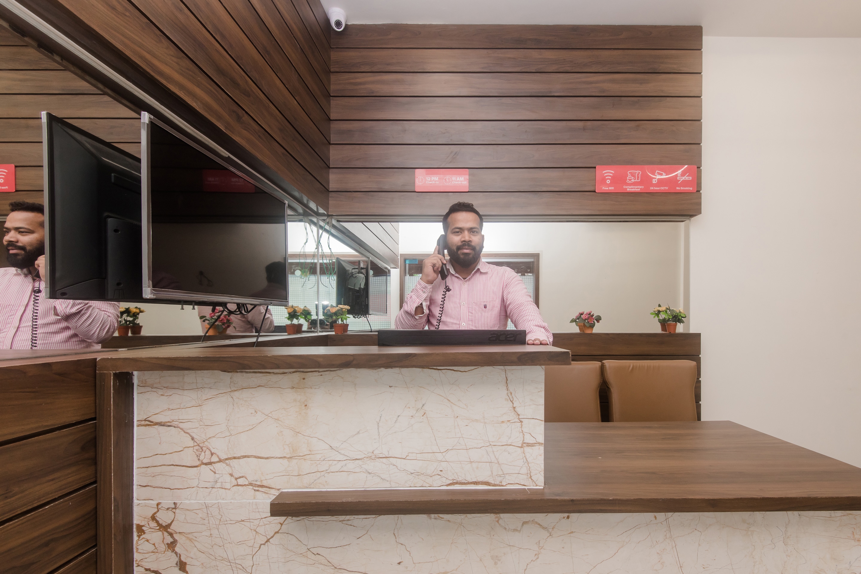 OYO 18581 Hotel Blue Inn Residence, Mumbai 2