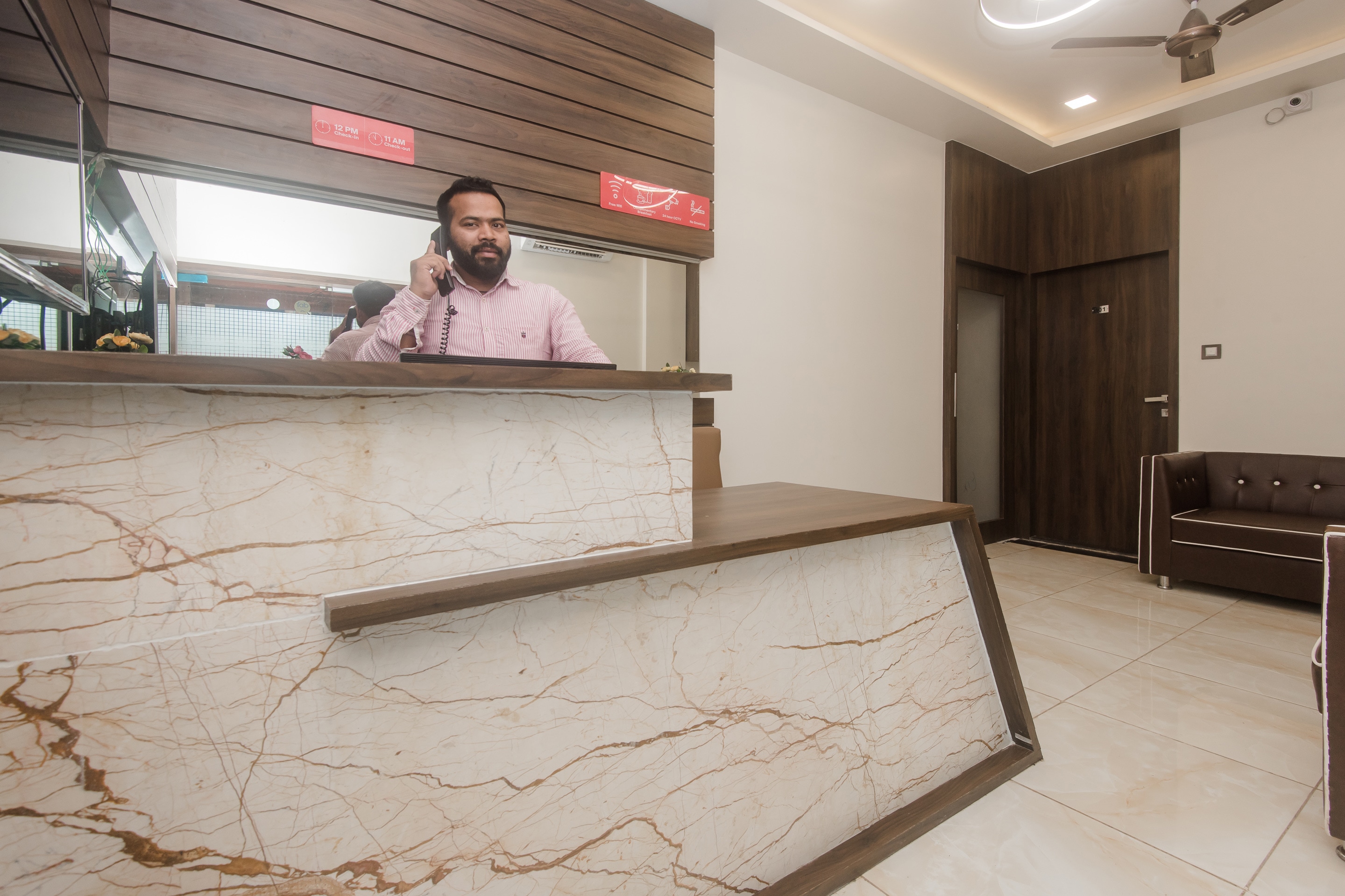 OYO 18581 Hotel Blue Inn Residence, Mumbai 4