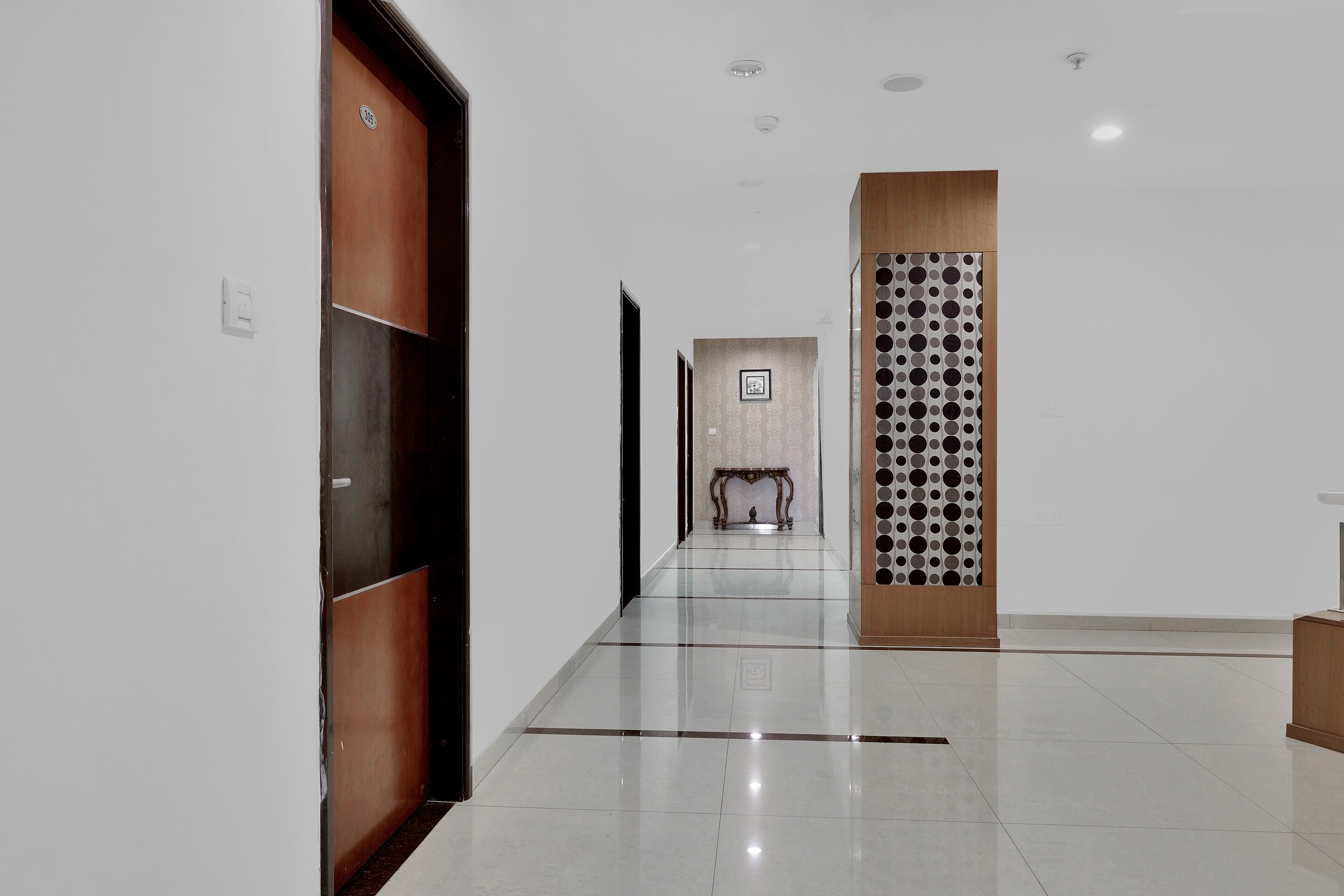 Super OYO Capital O Hotel Rudra Grand Near Kondapur x road, Hyderabad 2