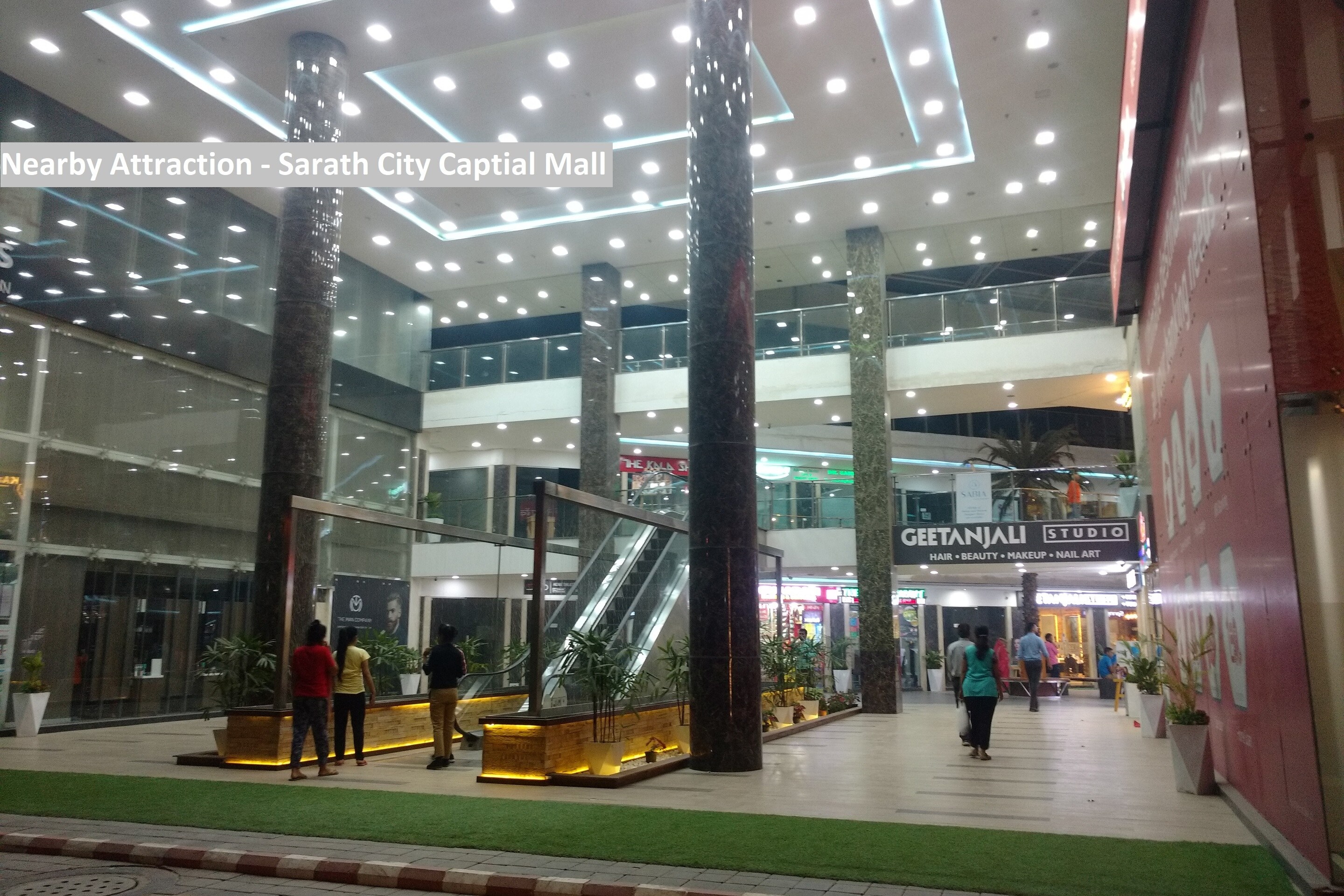 Super OYO Capital O Hotel Rudra Grand Near Kondapur x road, Hyderabad 4