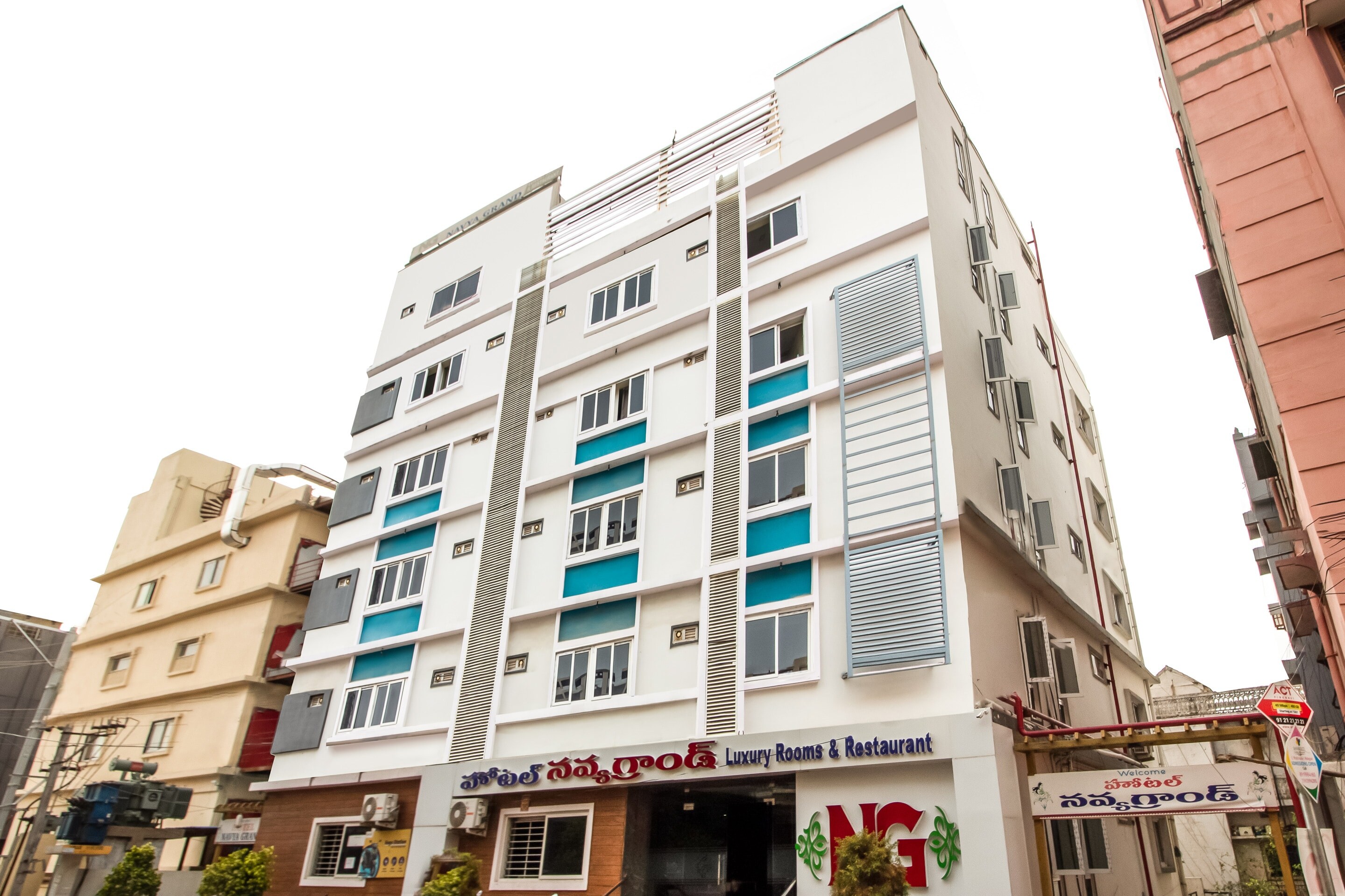 Capital O 7648 Sri Navya Grand, Hyderabad 4