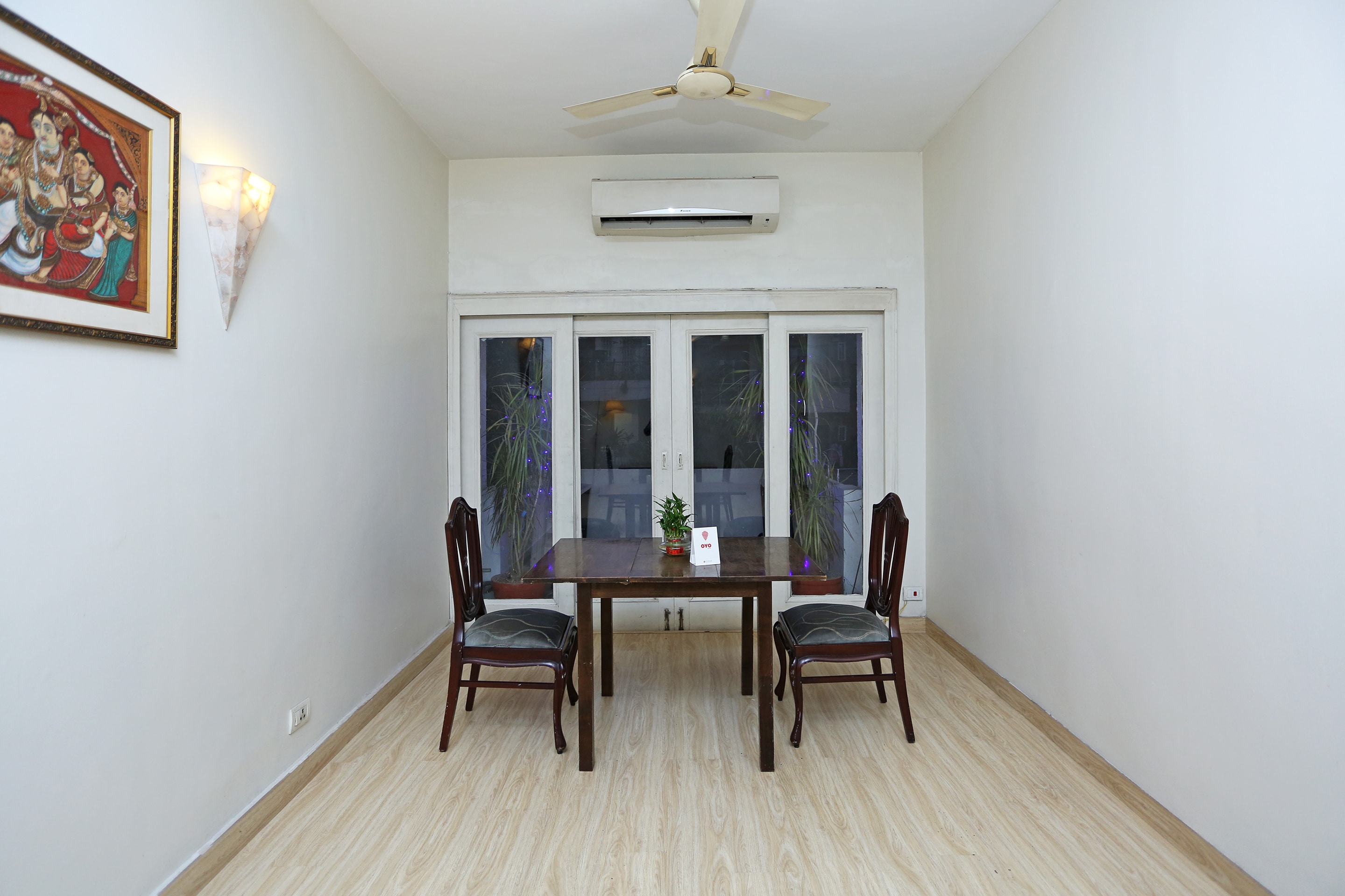 OYO 1482 Gem 92, New Delhi 5