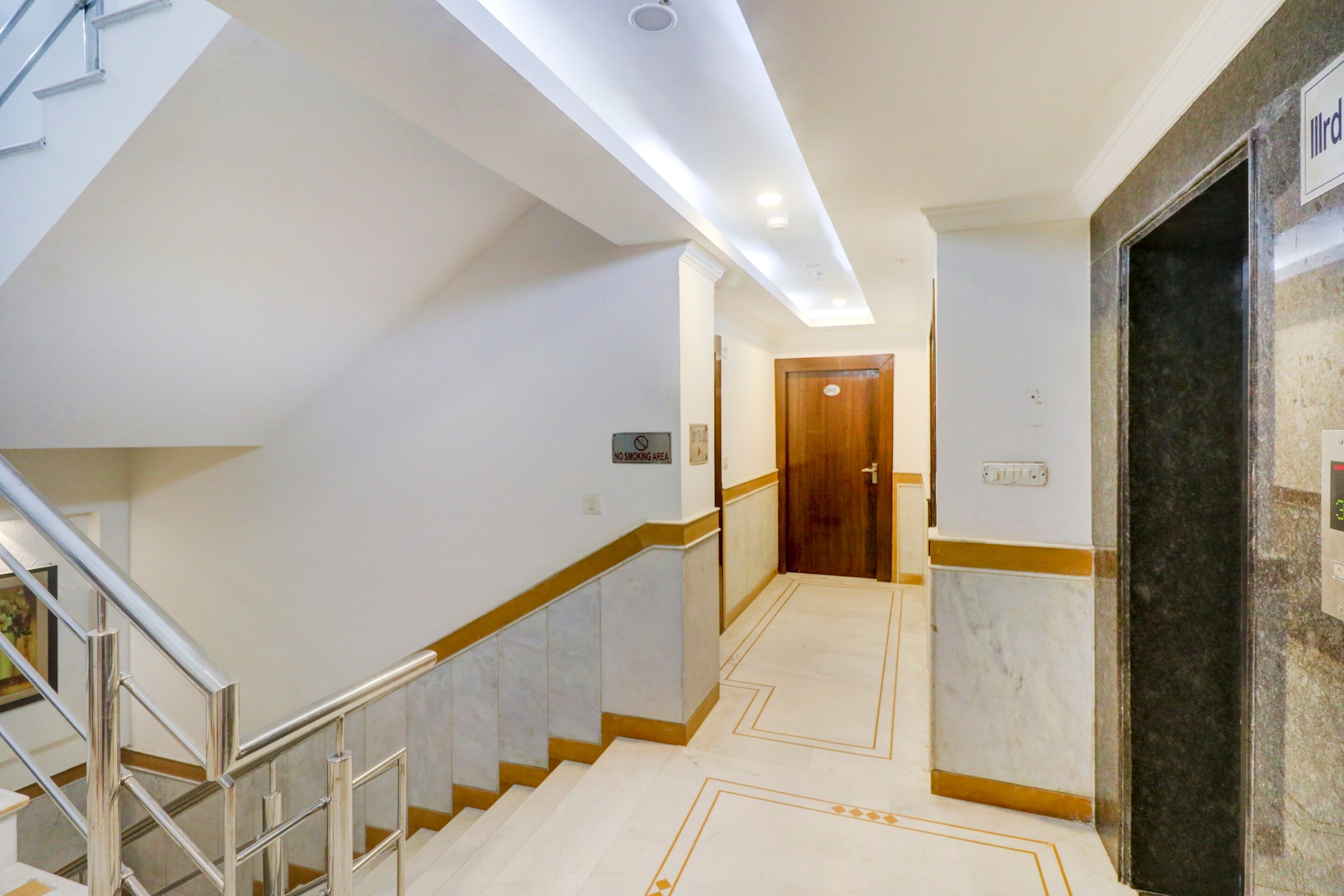 OYO Townhouse 517 La Sapphire, New Delhi 4