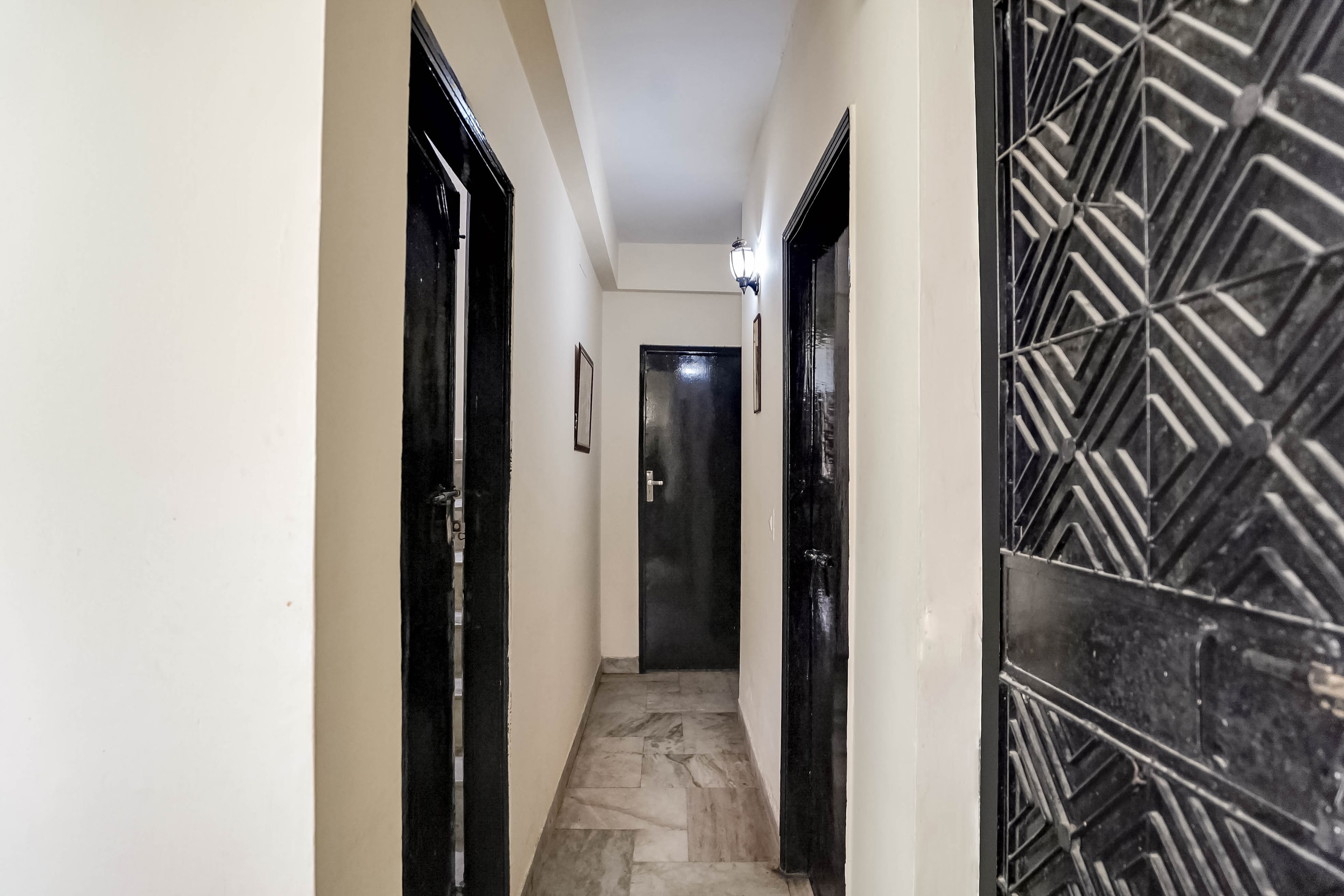 OYO 68628 Manraj B&b, New Delhi 4
