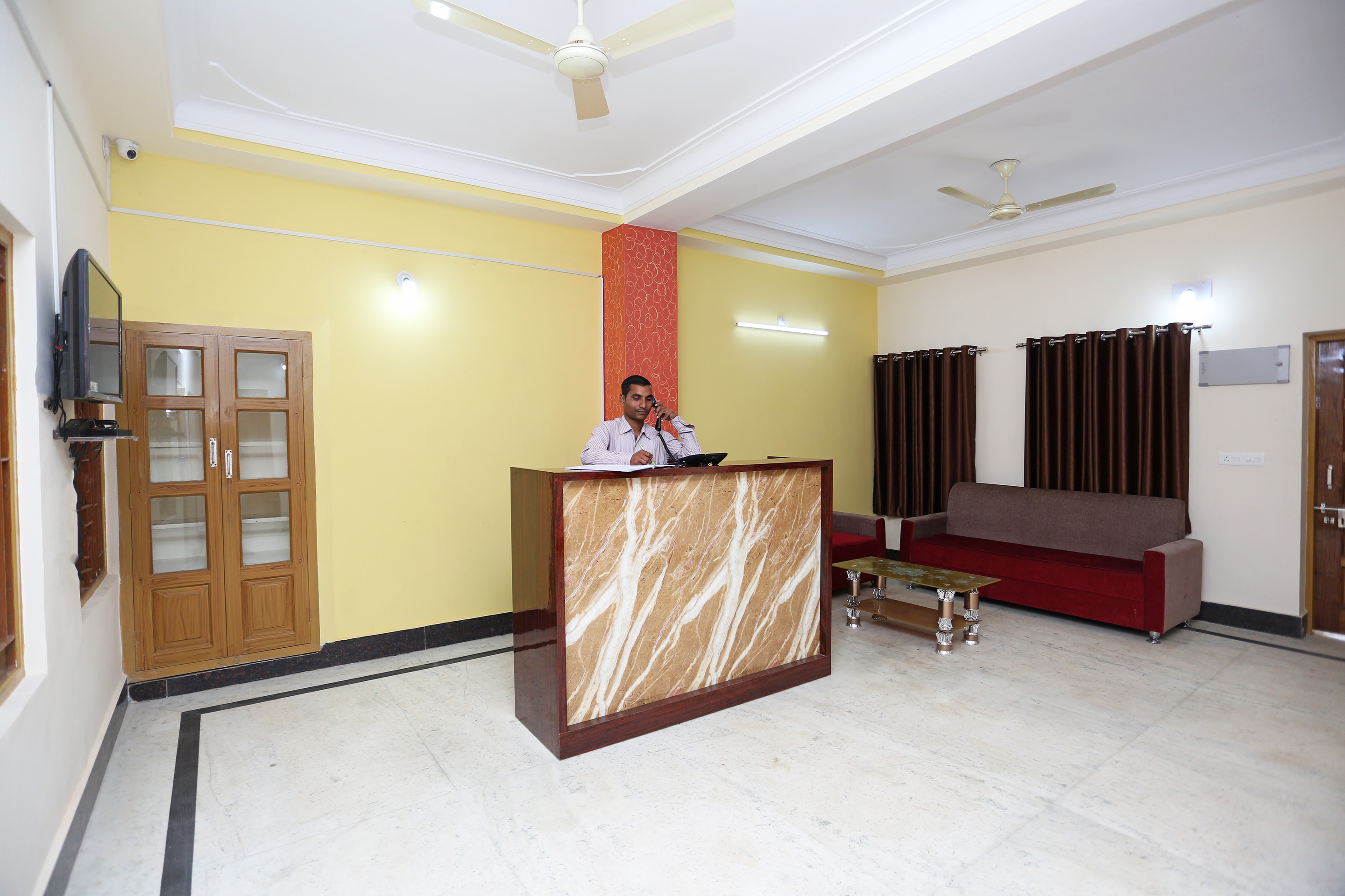 OYO Flagship 28138 Padma Resort, Bhubaneswar 5