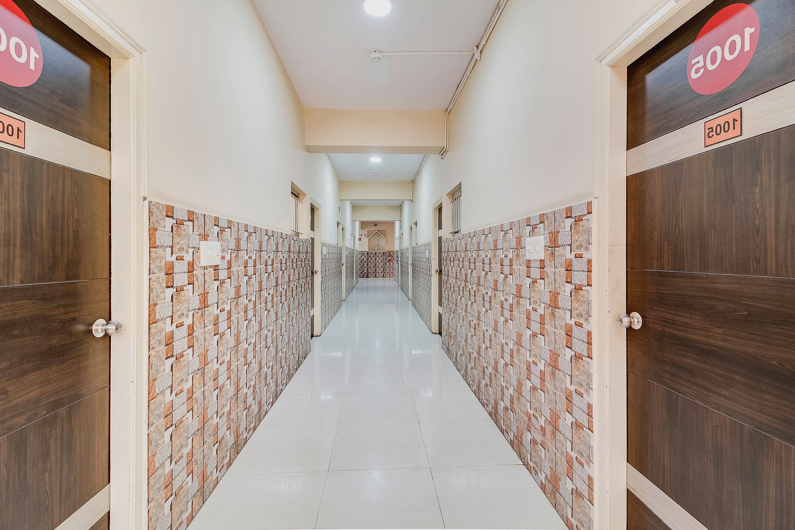 OYO Flagship 11640 Hotel Aaira Inn, Bangalore 5
