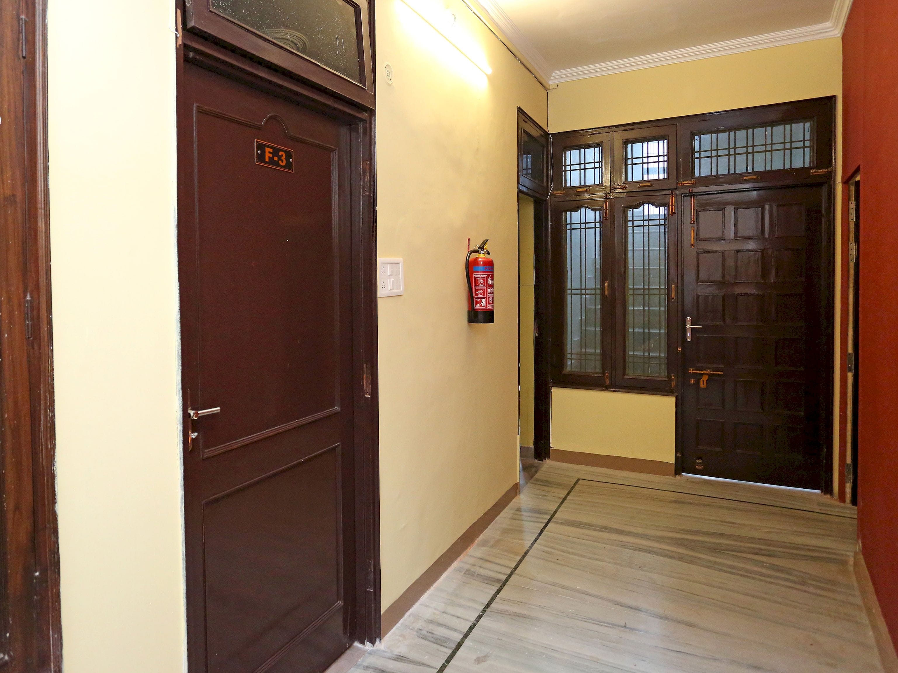 OYO Flagship 17172 Greenview Homestay, Lucknow 5