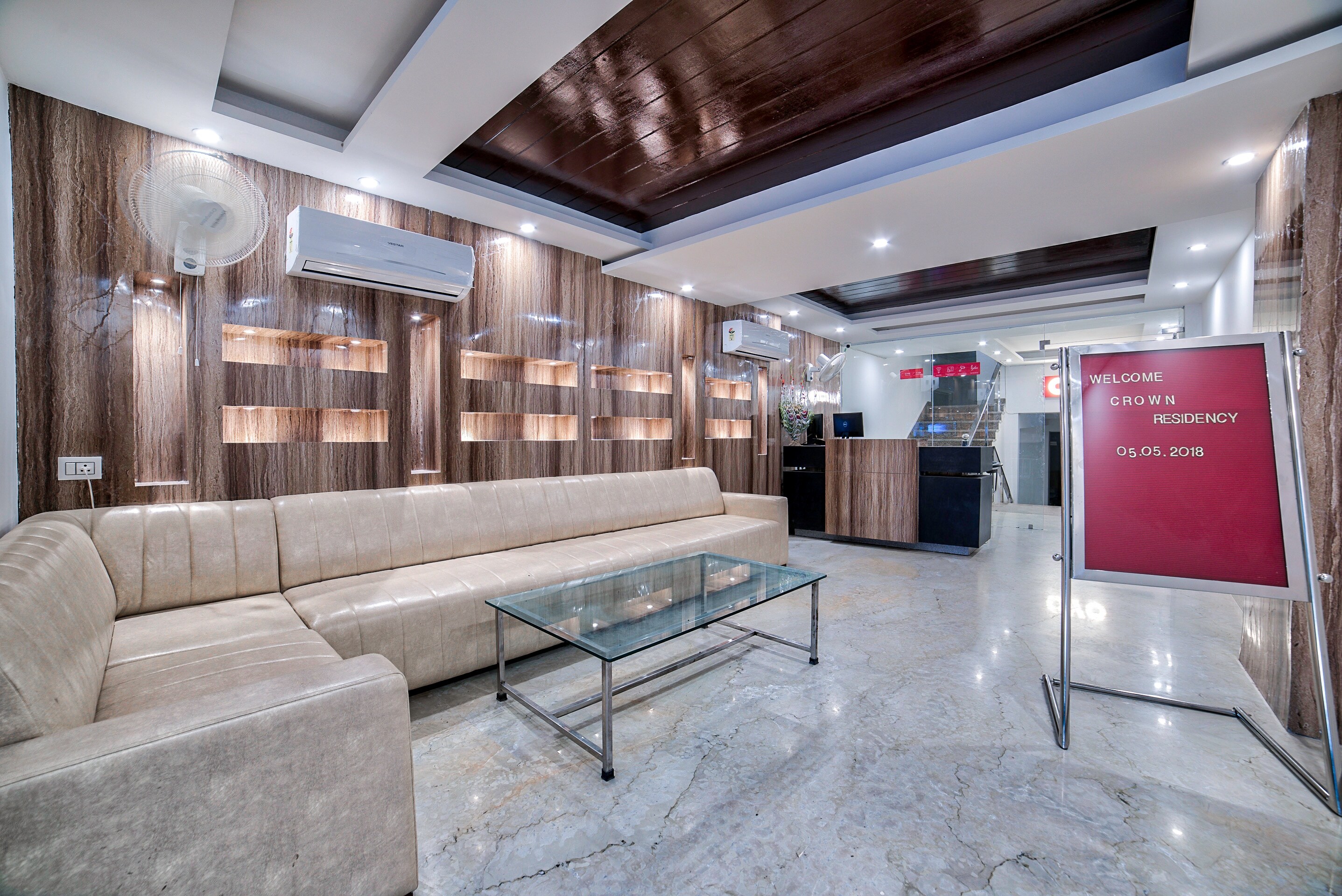 OYO 13637 Crown Residency, Faridabad 2