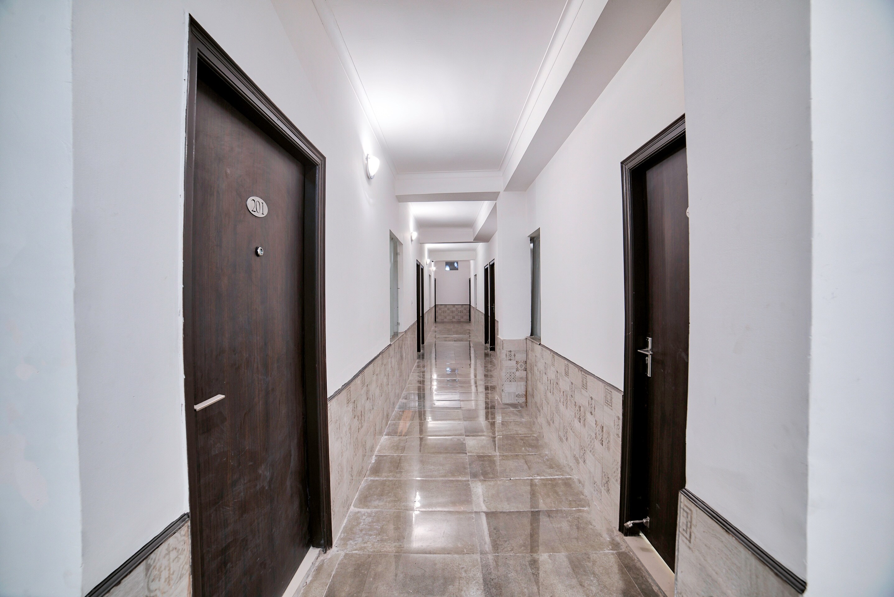OYO 13637 Crown Residency, Faridabad 4