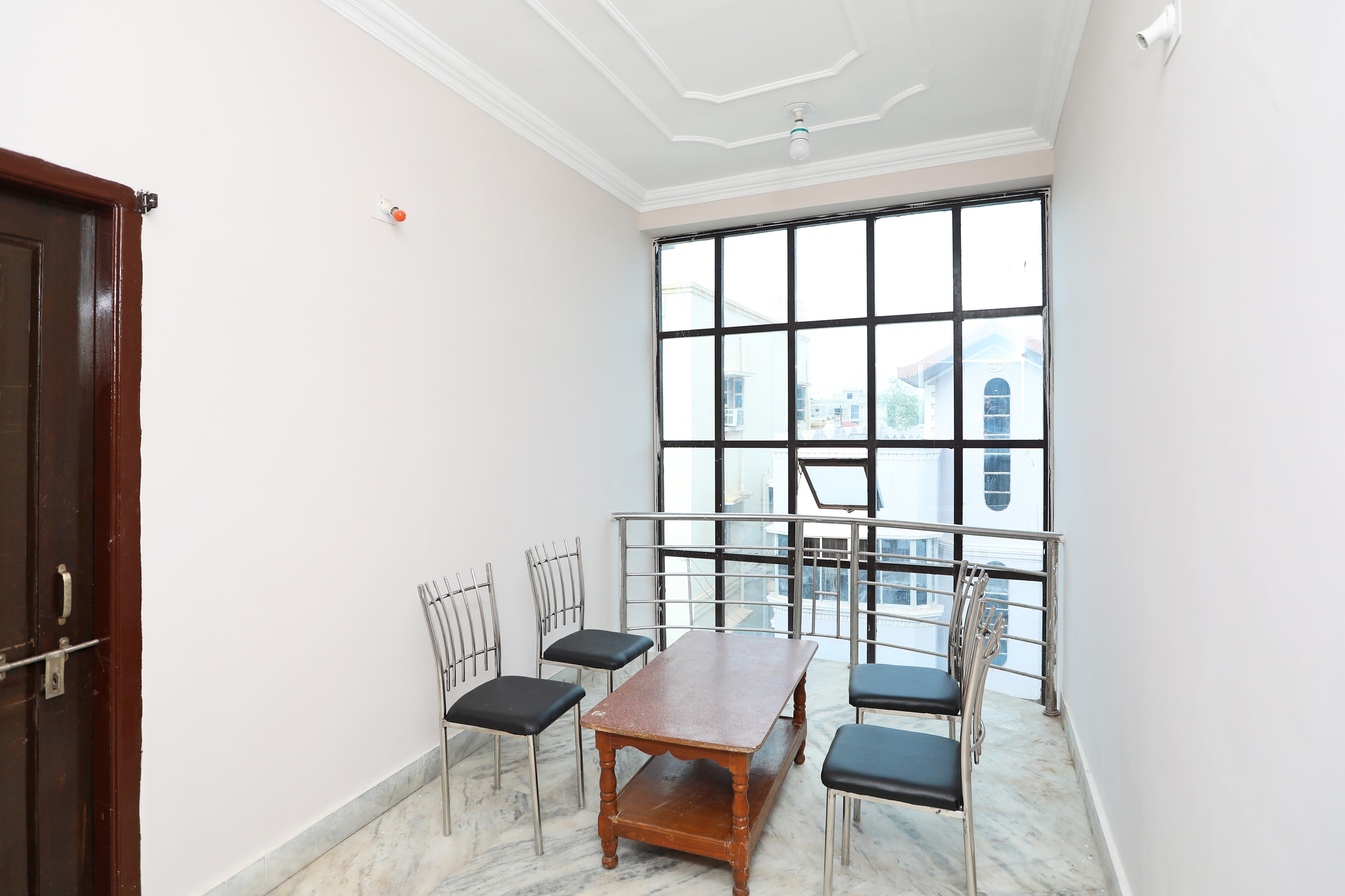 أو واي أو 14988 ريجال ستايز, Bhubaneswar 2