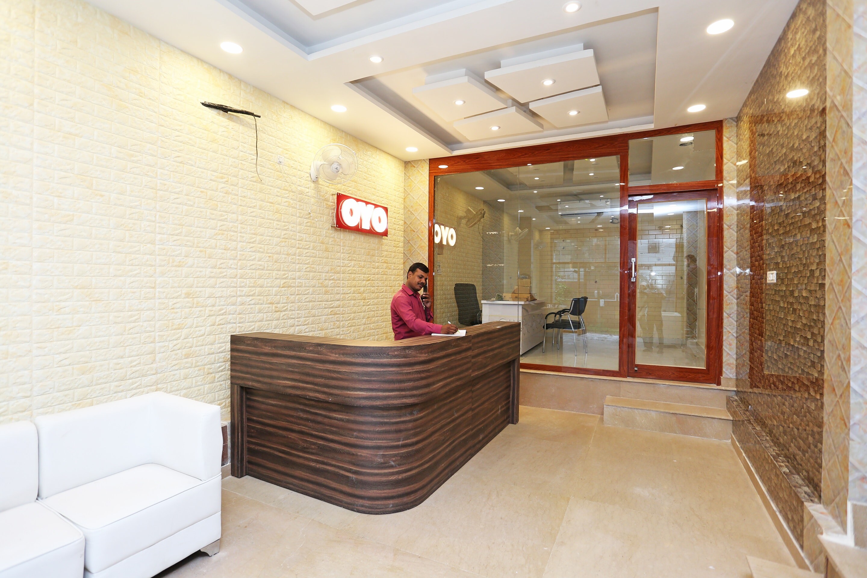 Capital O 15566 Hotel Rosewood Inn, Dehradun 3