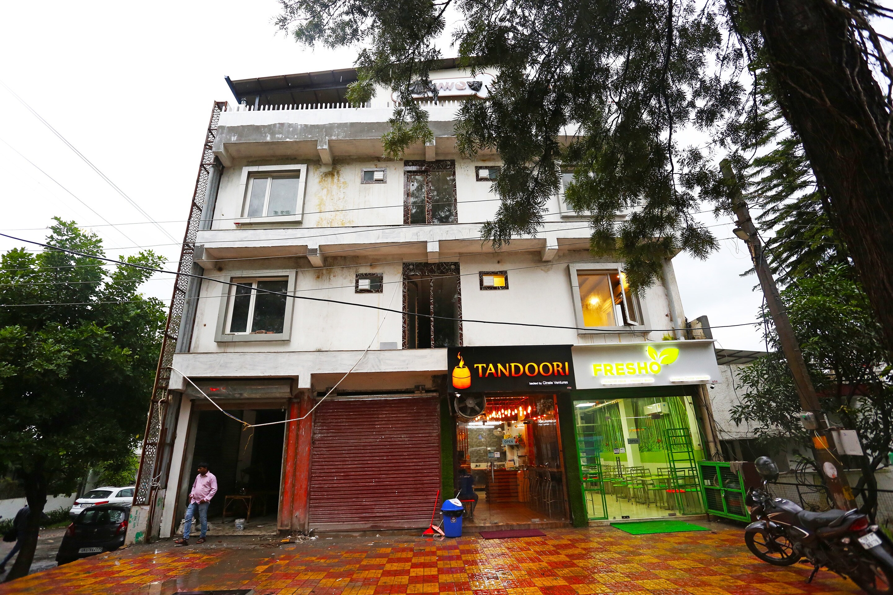 Capital O 15566 Hotel Rosewood Inn, Dehradun 1