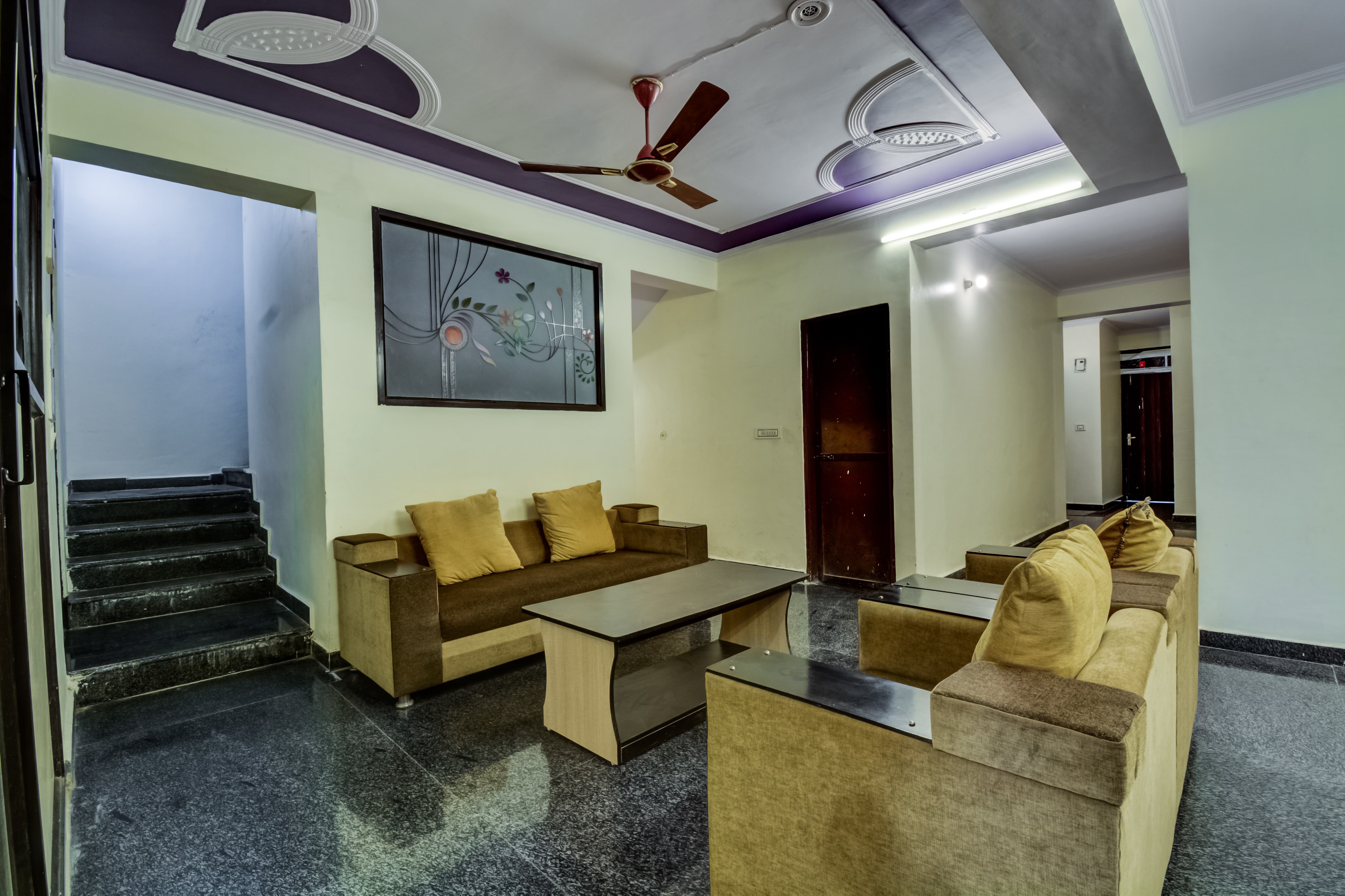 OYO Flagship 19036 Hotel Royal Raj, Jaipur 3