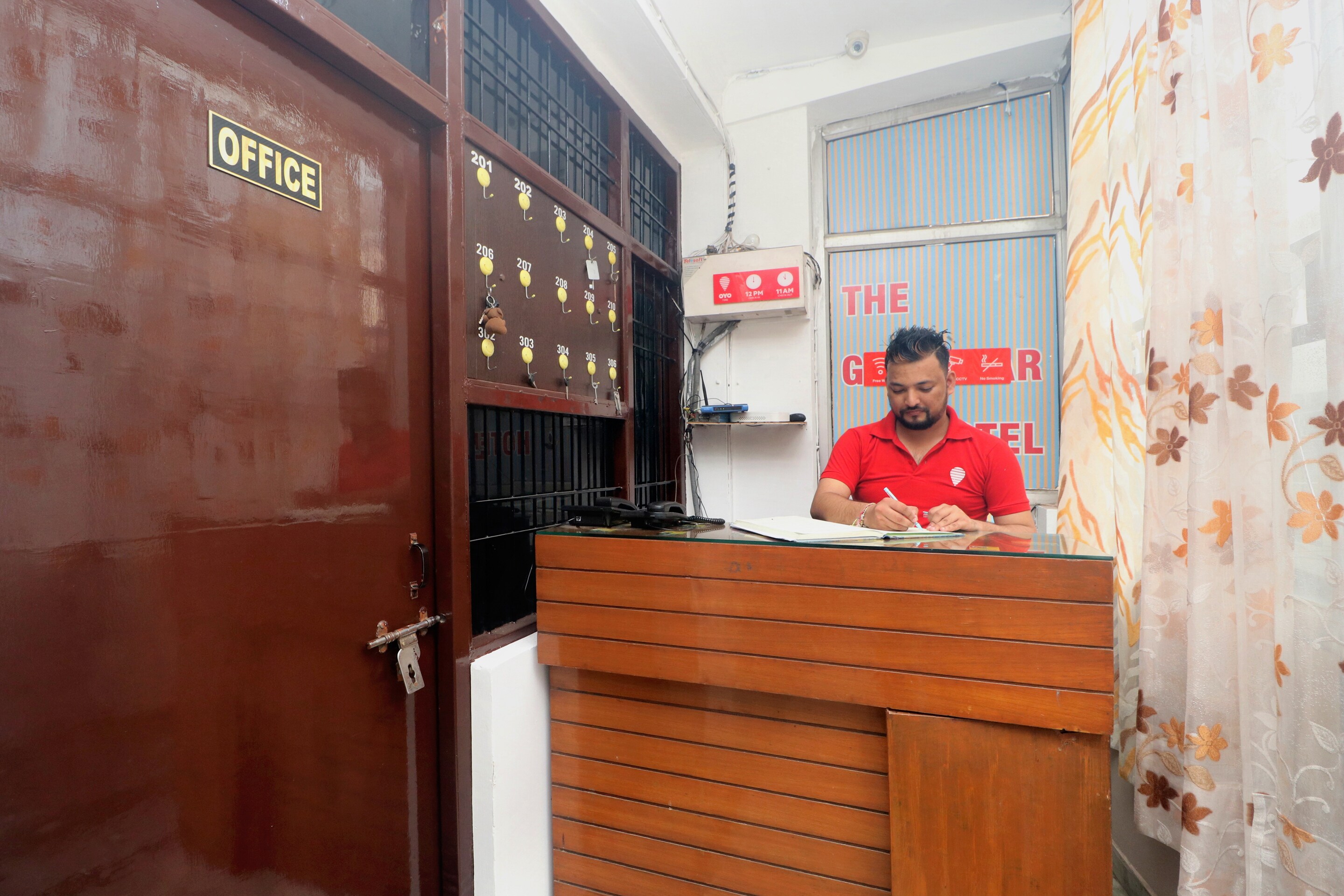 OYO 19403 Hotel Simran, Chandigarh 5
