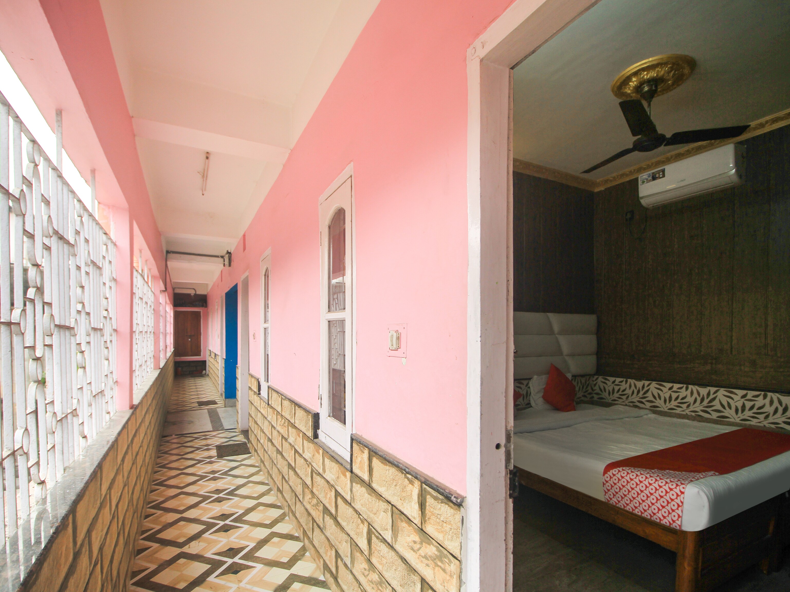 OYO 19815 Krishna Guest House, Siliguri 3