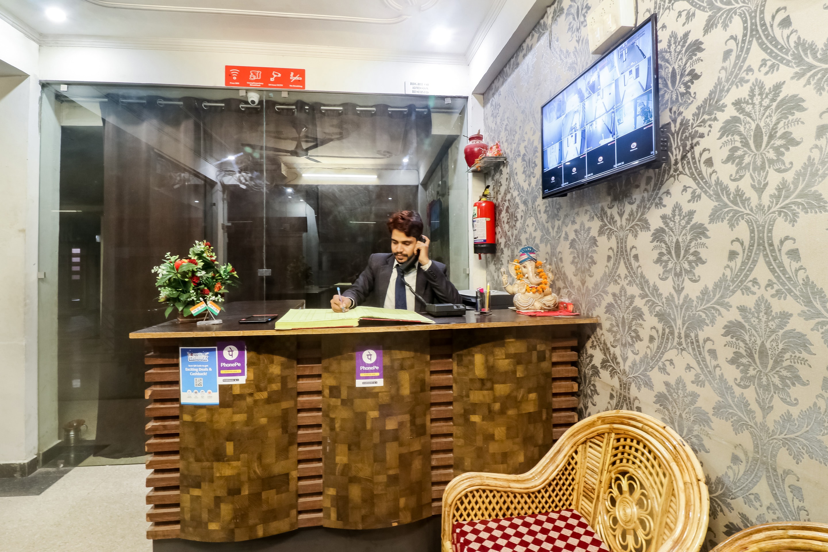 OYO Flagship 22705 Triveni Inn, Bulandshahar 5