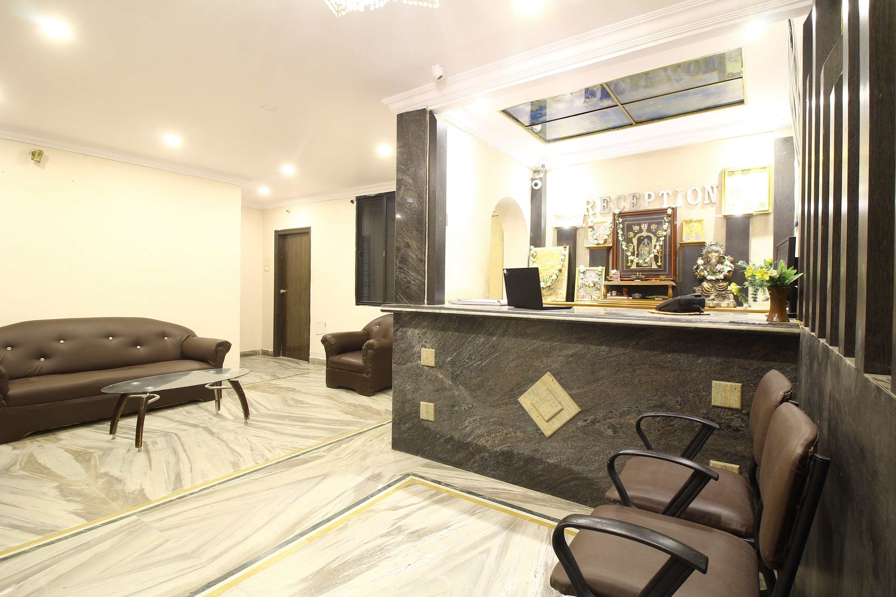 OYO Nav Bharath Residency Near Koti Center, Hyderabad 2