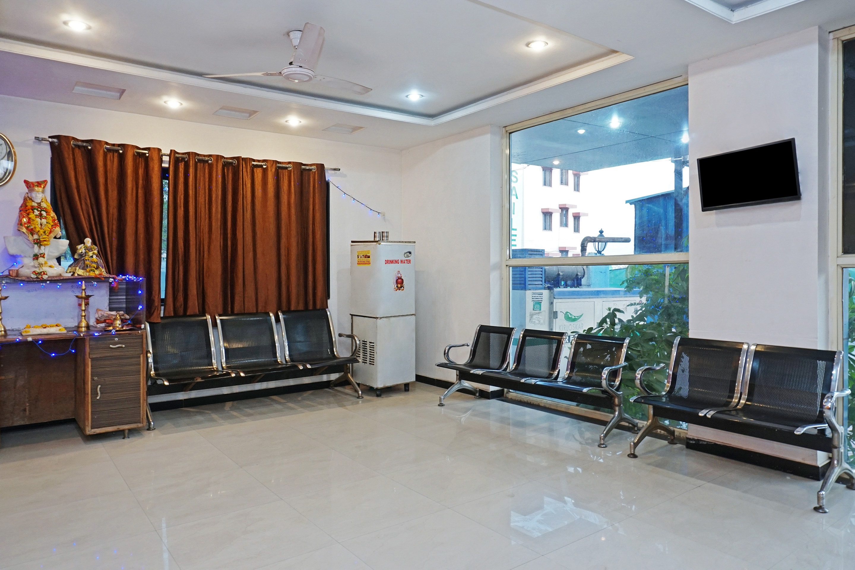 OYO 24551 Hotel Shirdi Sai Inn, Shirdi 4