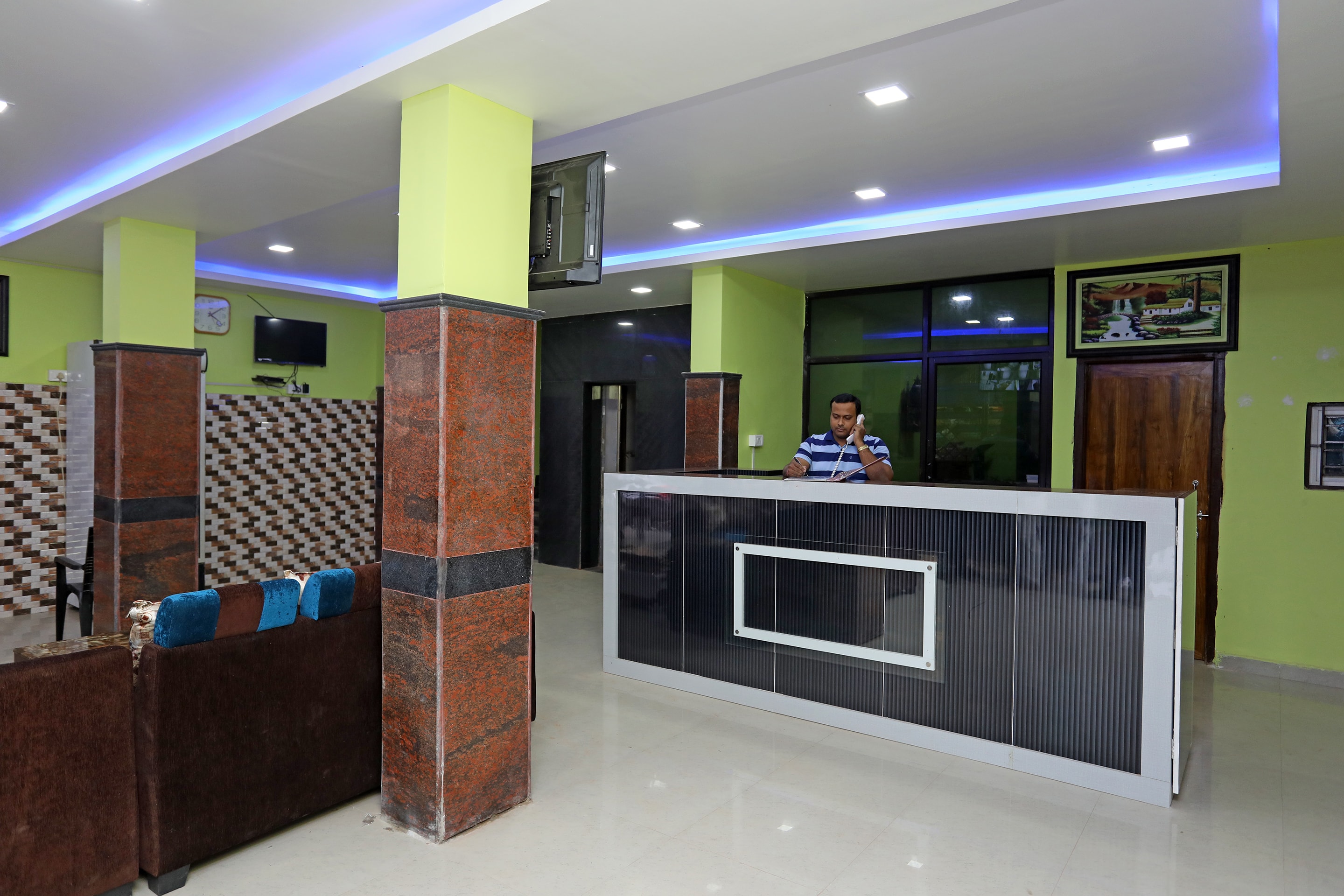 OYO 26622 Ms Plaza, Bhubaneswar 5