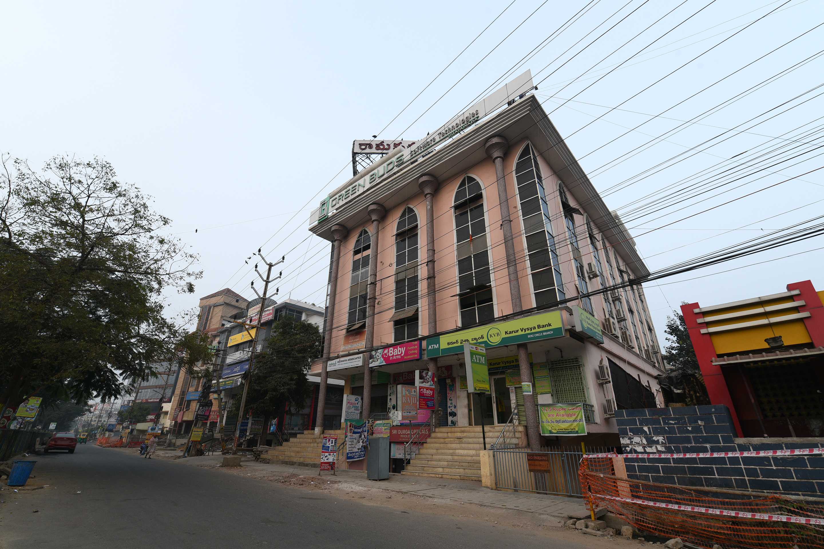 OYO 27889 Akshaya Pride, Vijayawada 3