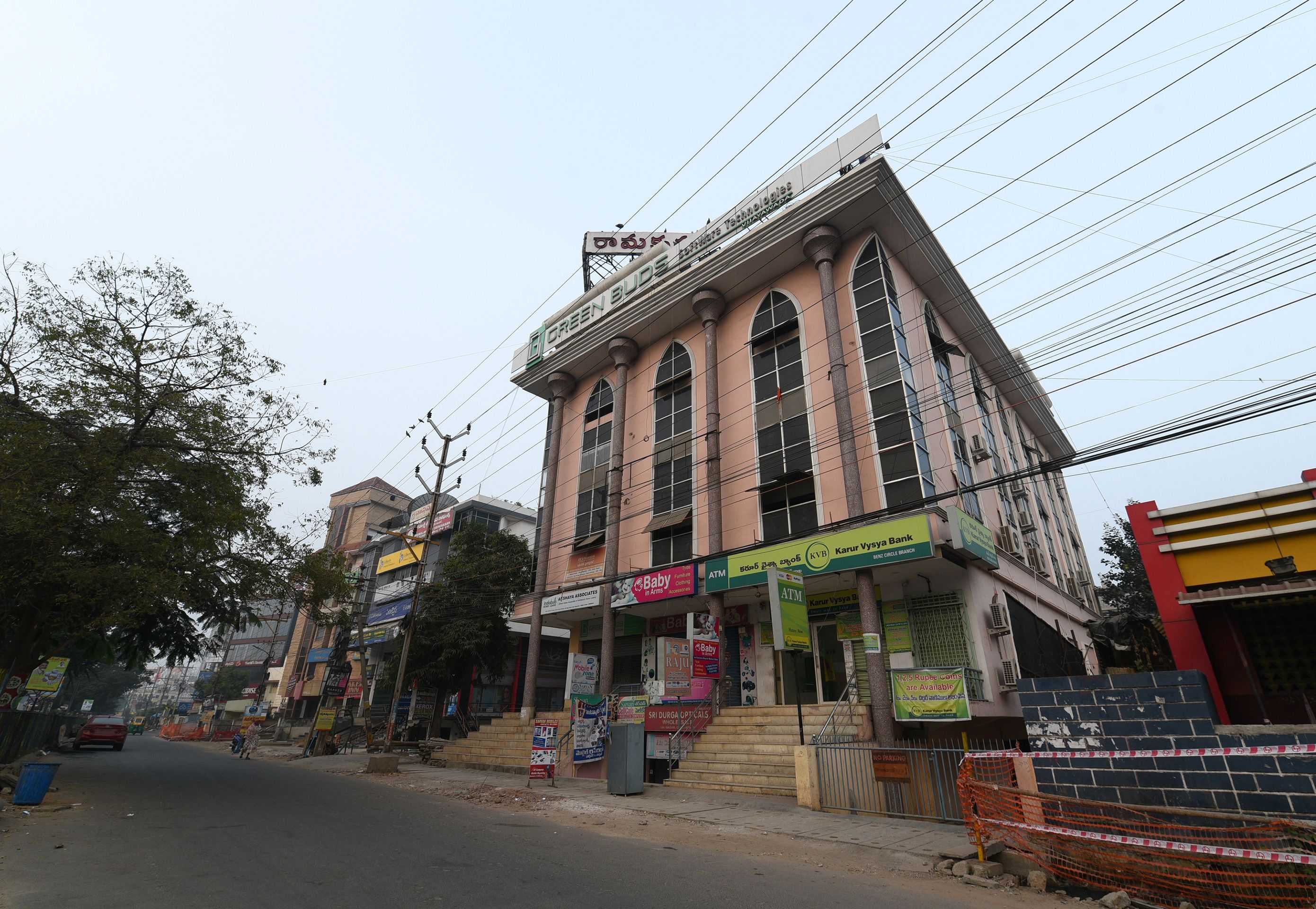 OYO 27889 Akshaya Pride, Vijayawada 5