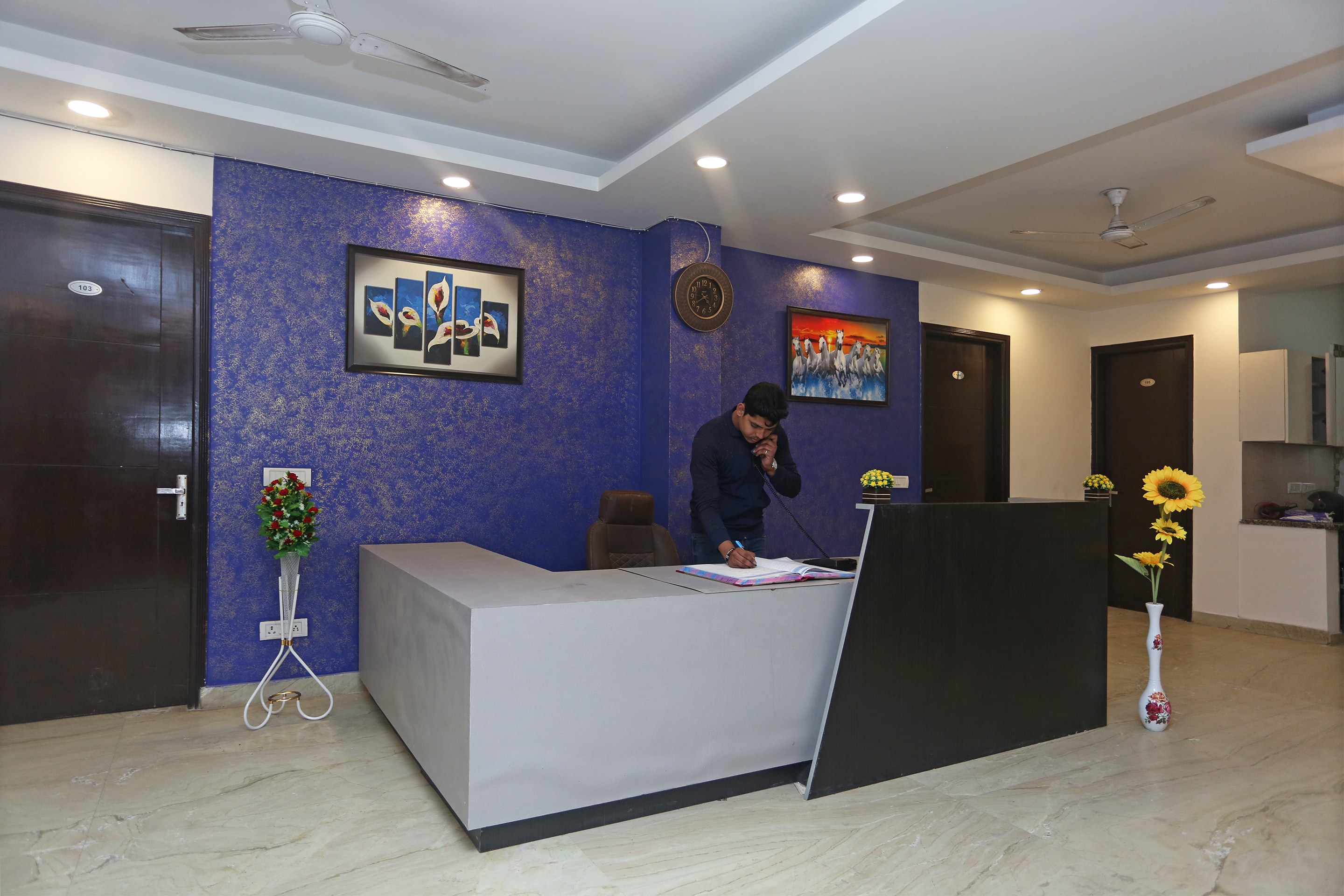 OYO 28003 Maira Stays, Faridabad 4