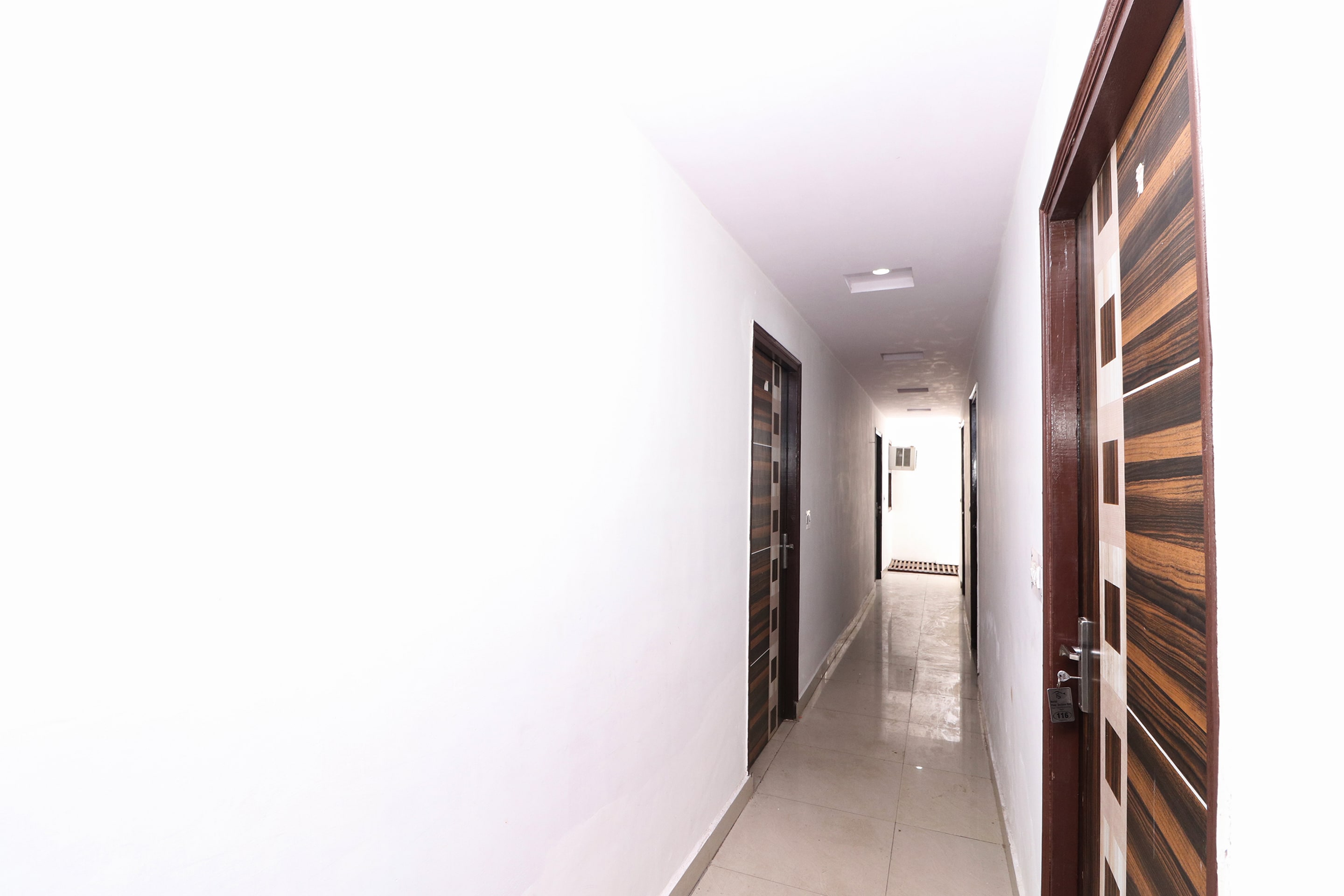 OYO 30701 Four Seasons, Agra 3