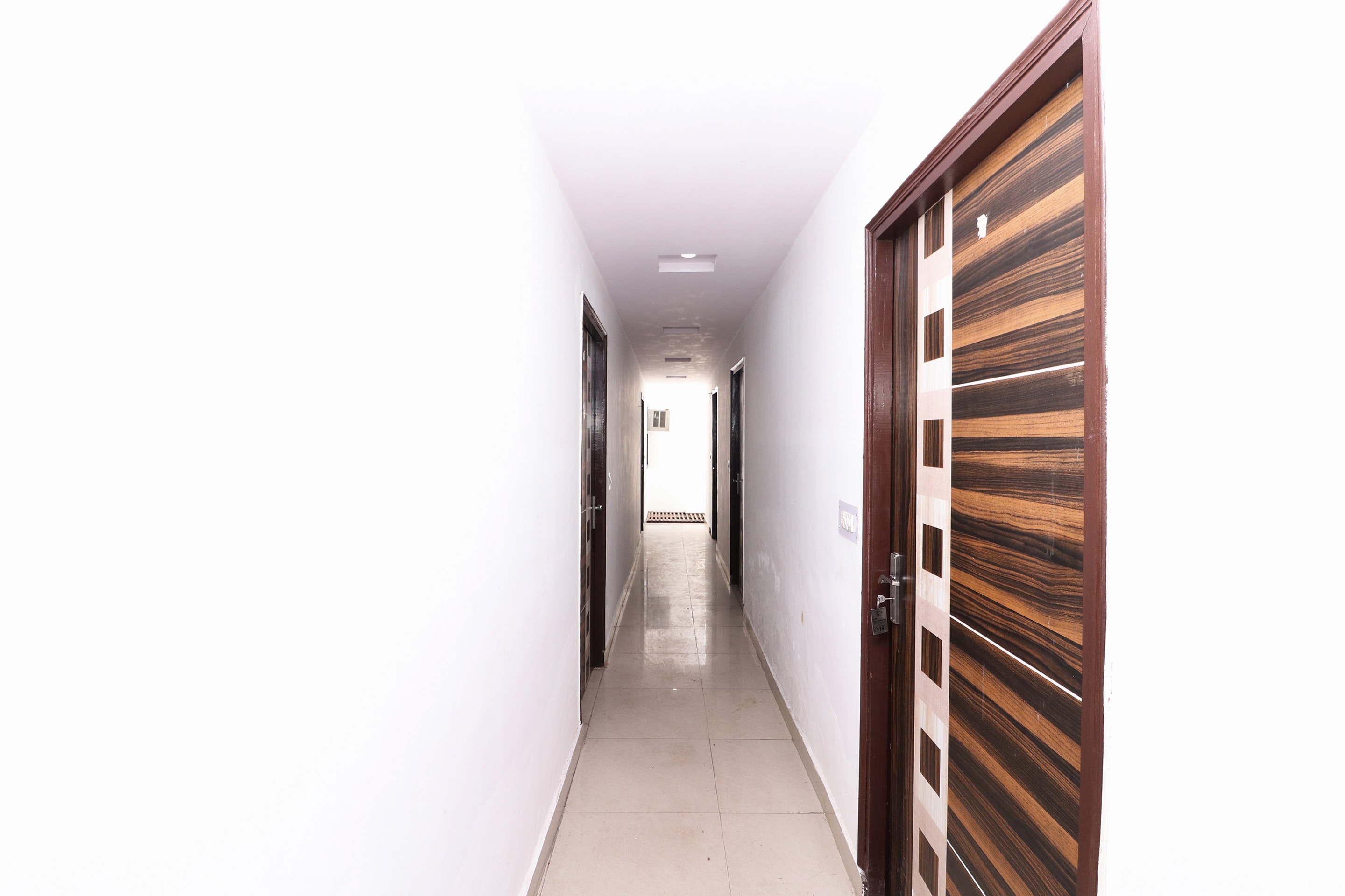 OYO 30701 Four Seasons, Agra 4